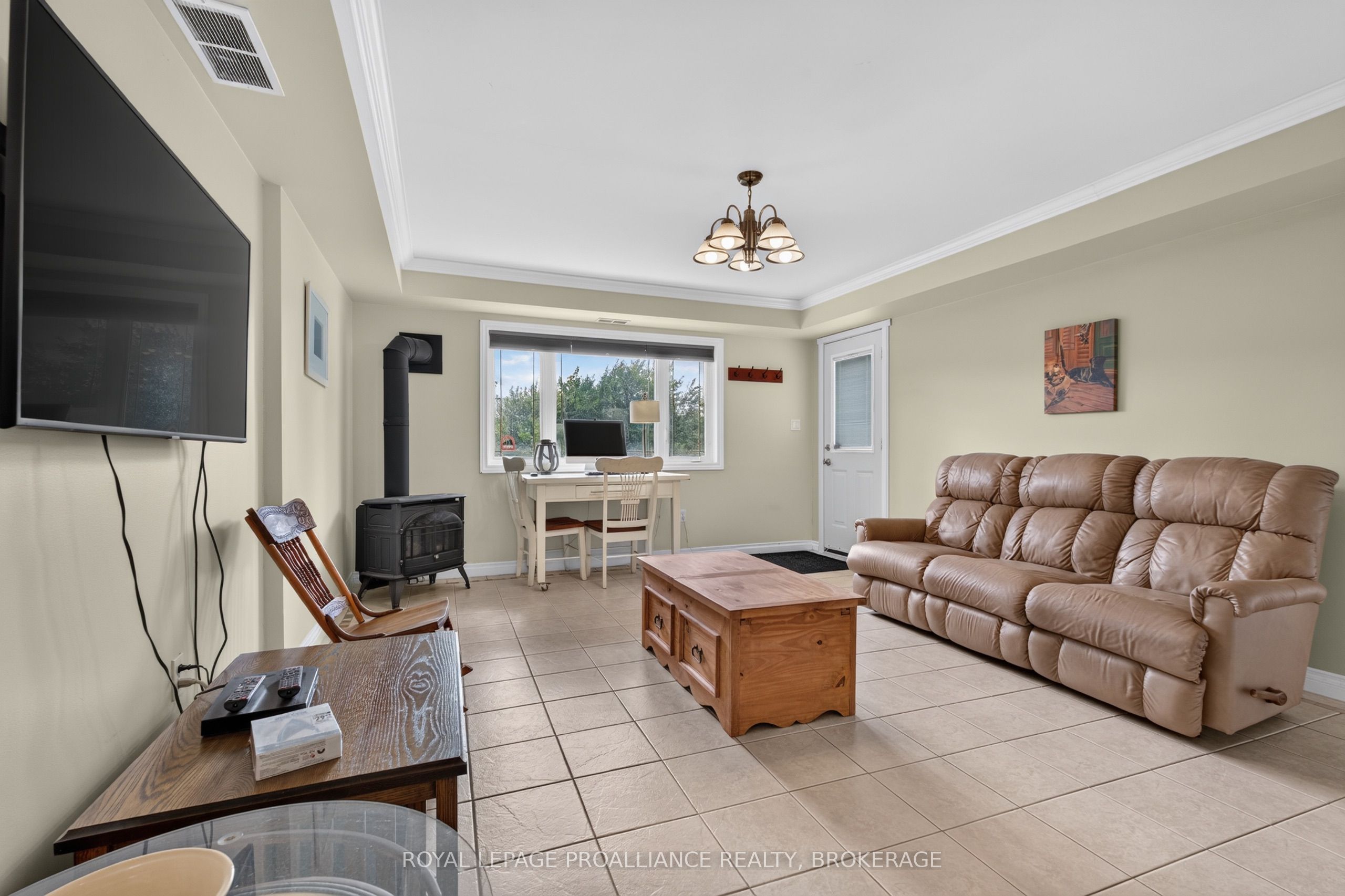27 Collins Drive Property Photo 29