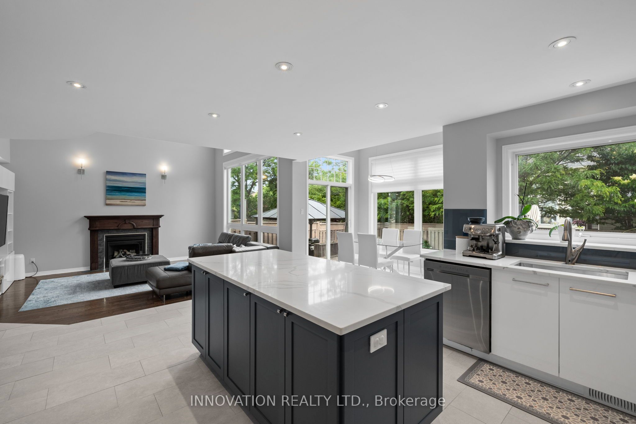 11 Bracewood Way Property Photo 8