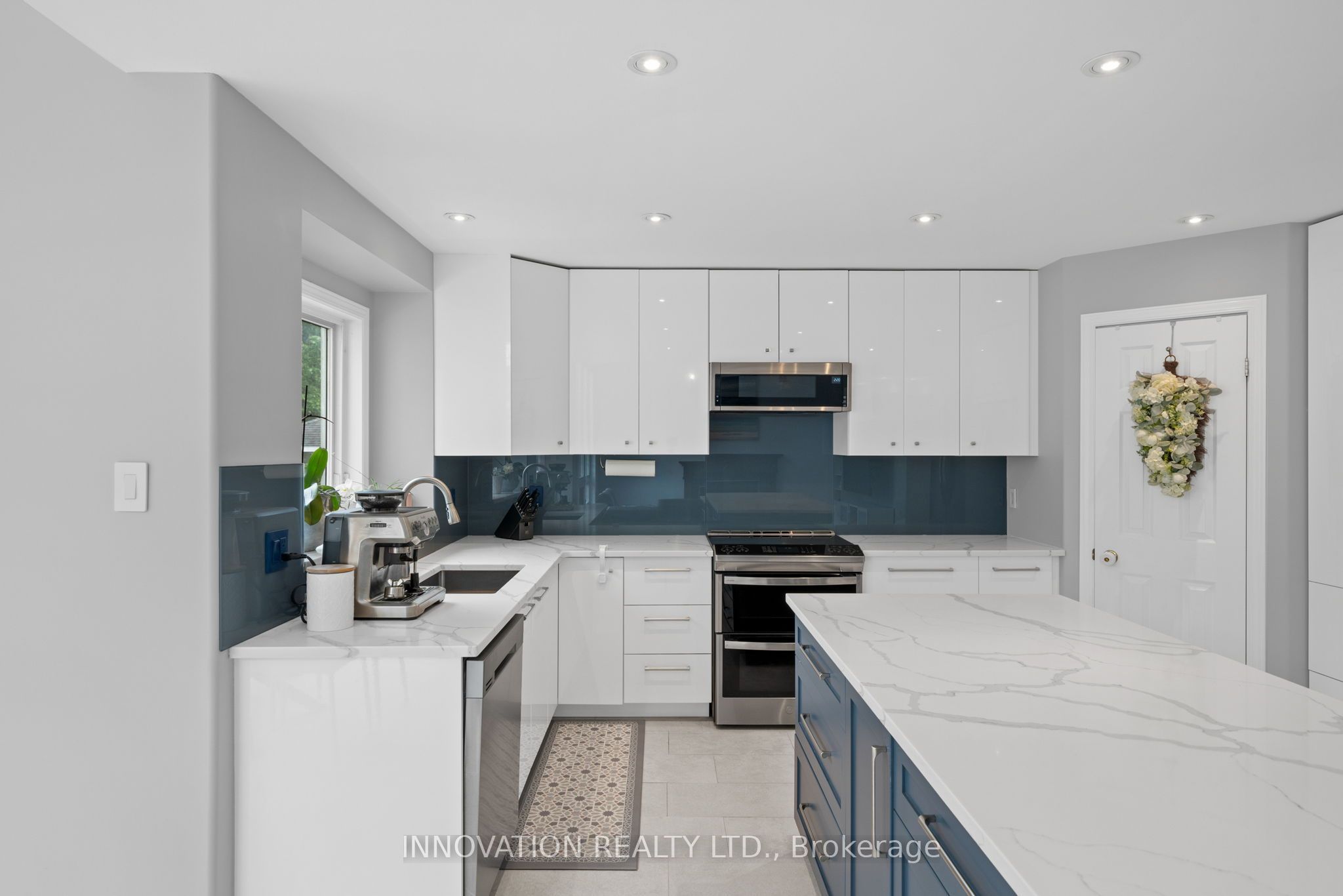 11 Bracewood Way Property Photo 9