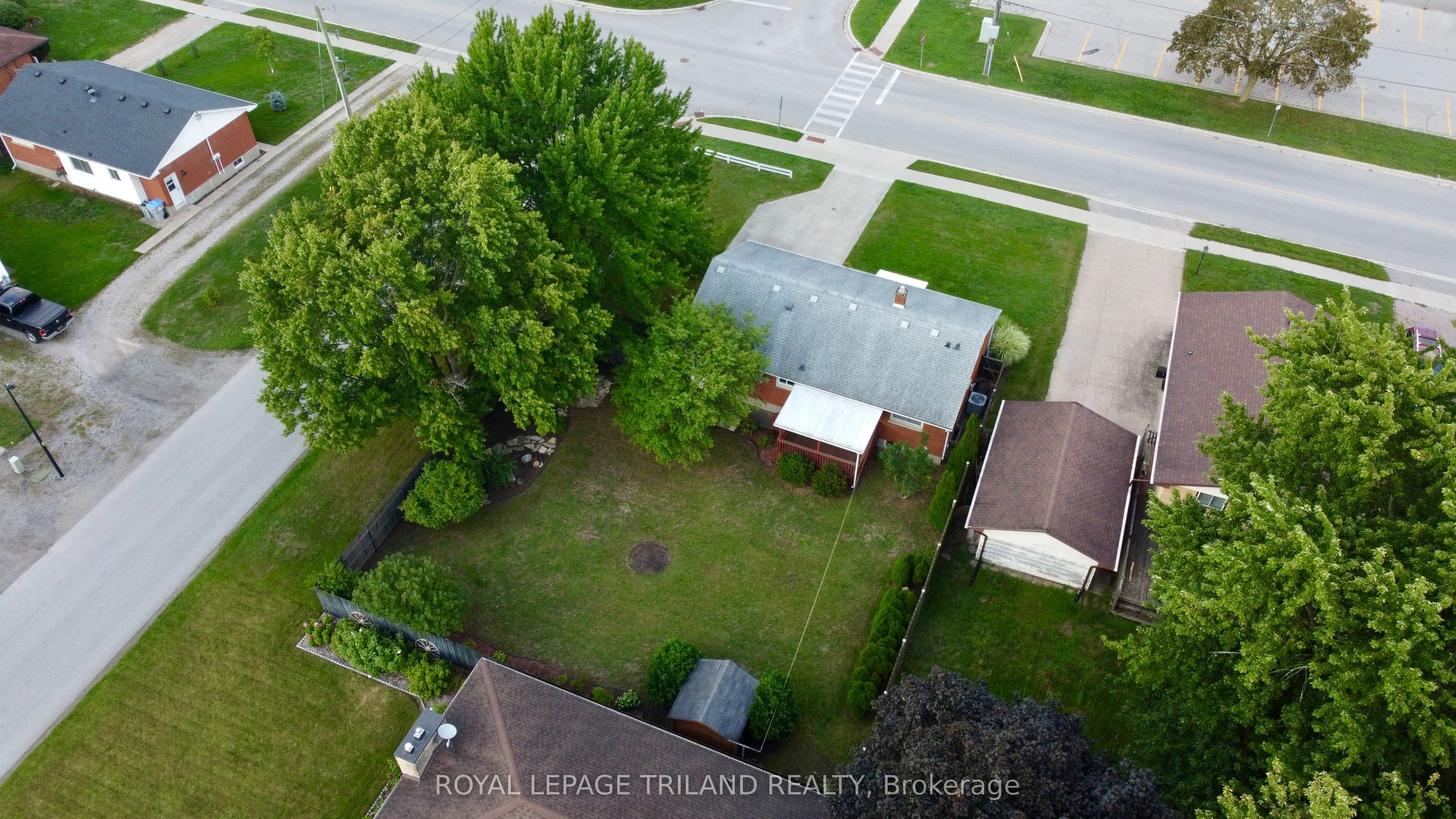 224 Mckellar Street Property Photo 42