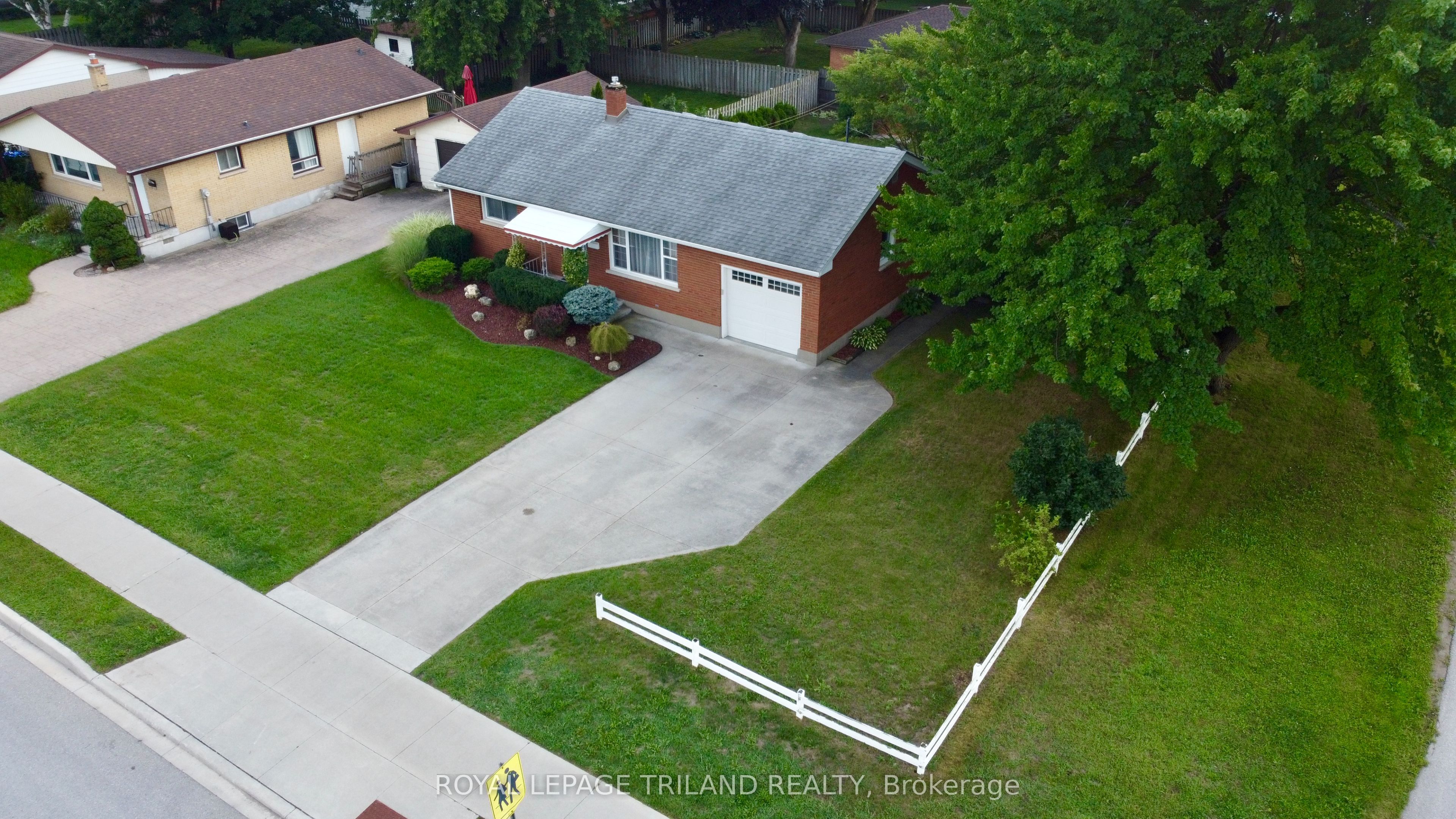 224 Mckellar Street Property Photo 45