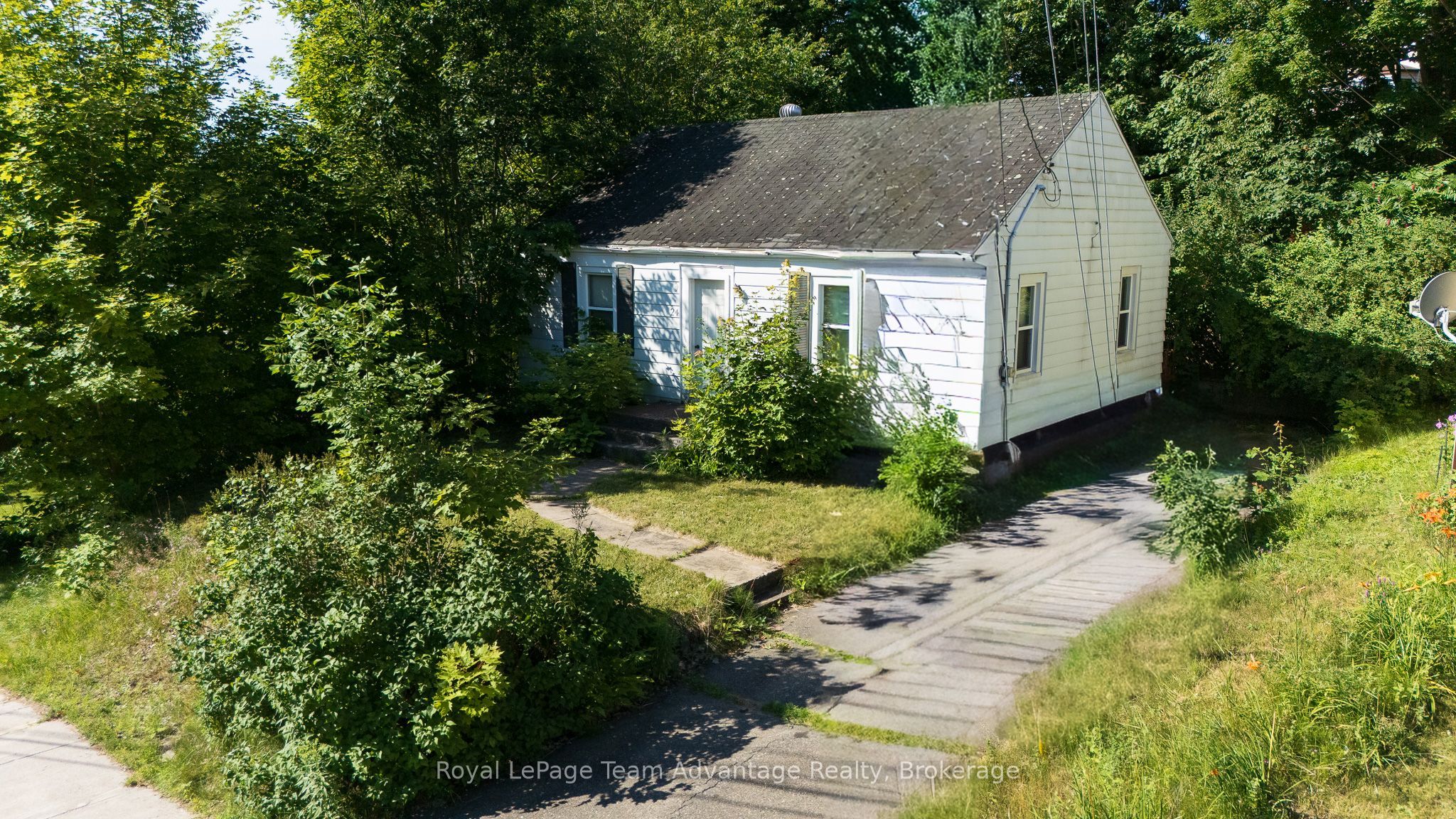 24 Hillcrest Avenue Property Photo 1