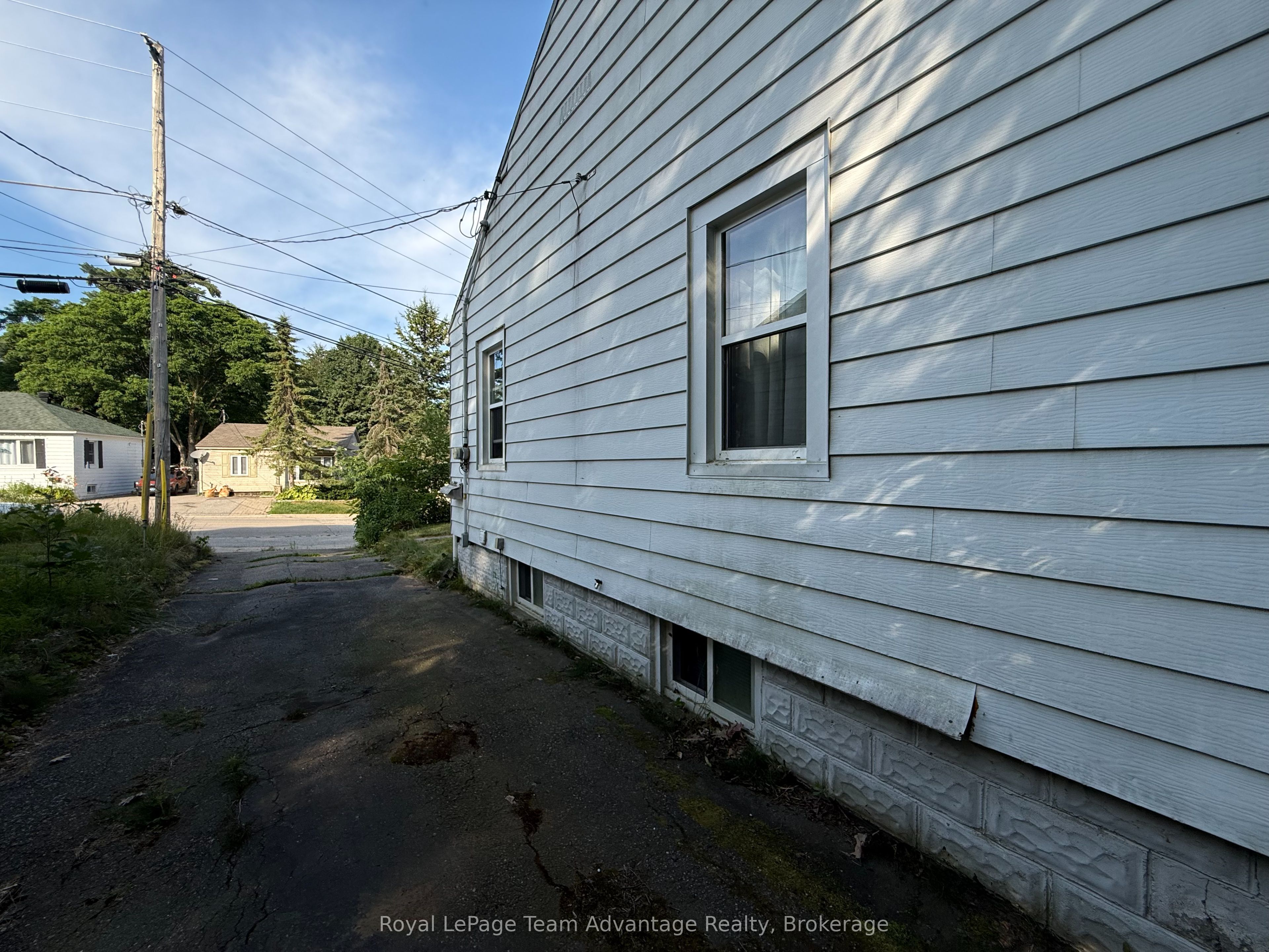 24 Hillcrest Avenue Property Photo 6