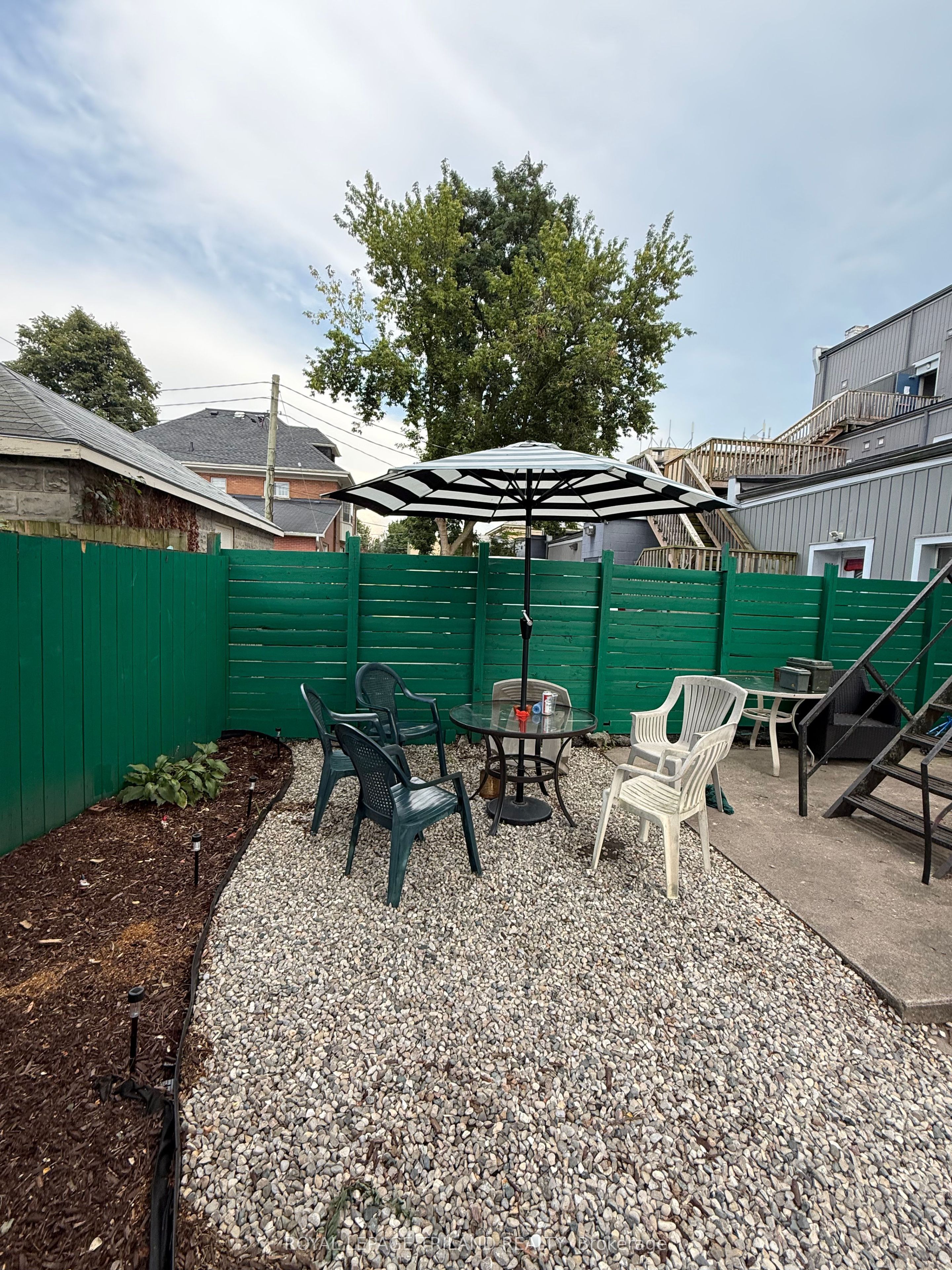 275 Talbot Street Property Photo 6