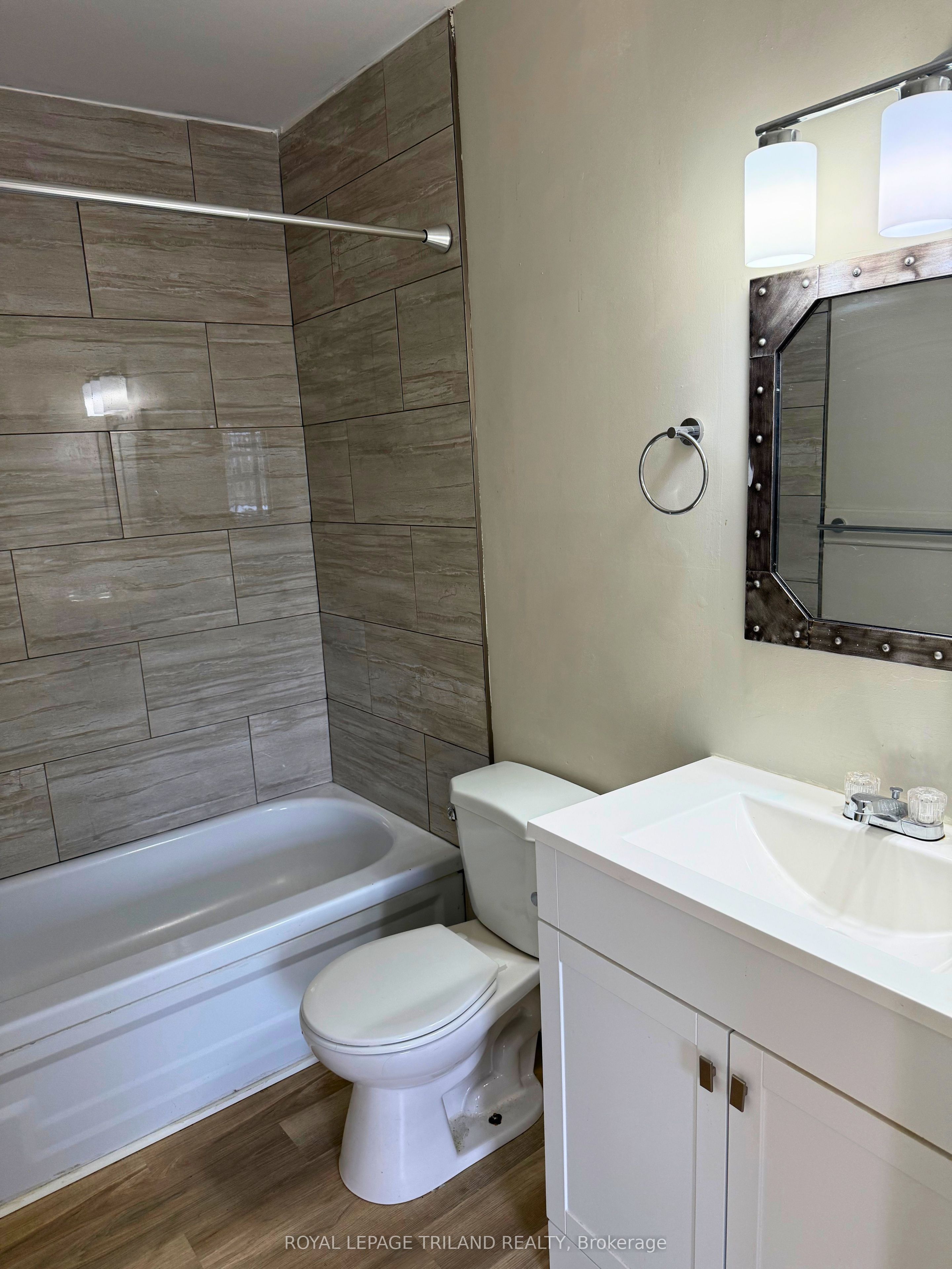 275 Talbot Street Property Photo 15