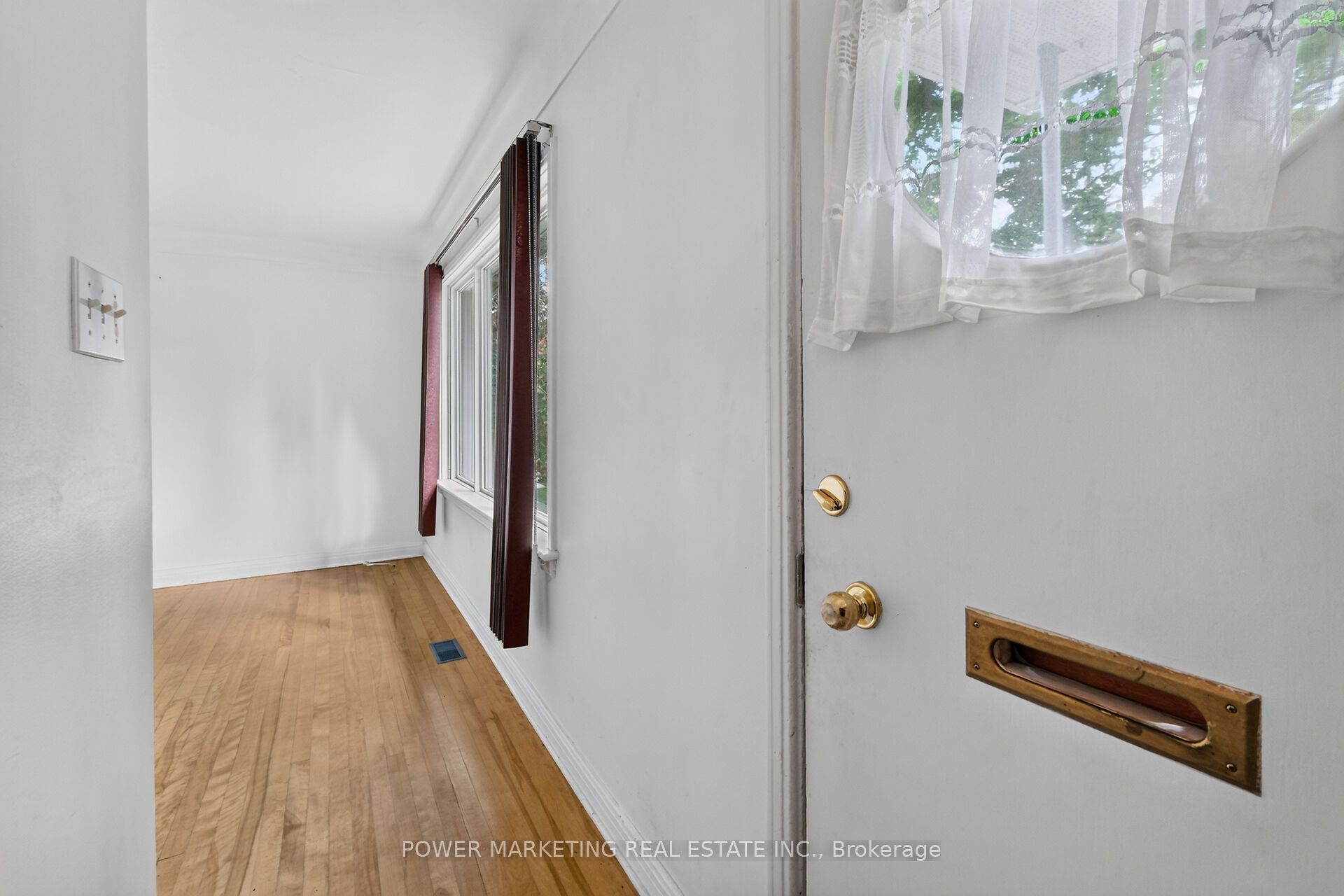535 Dunbrack Street Property Photo 8