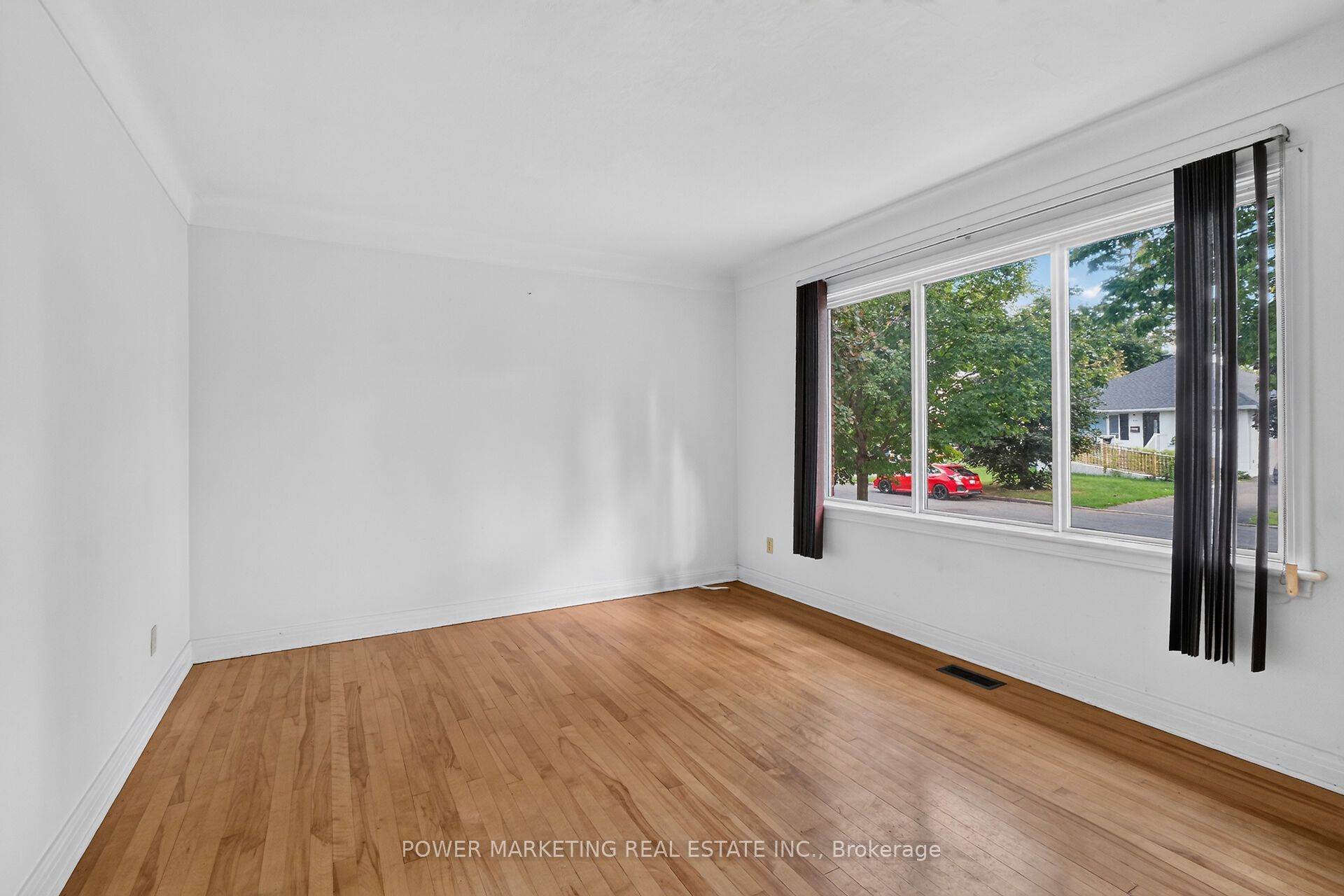 535 Dunbrack Street Property Photo 10