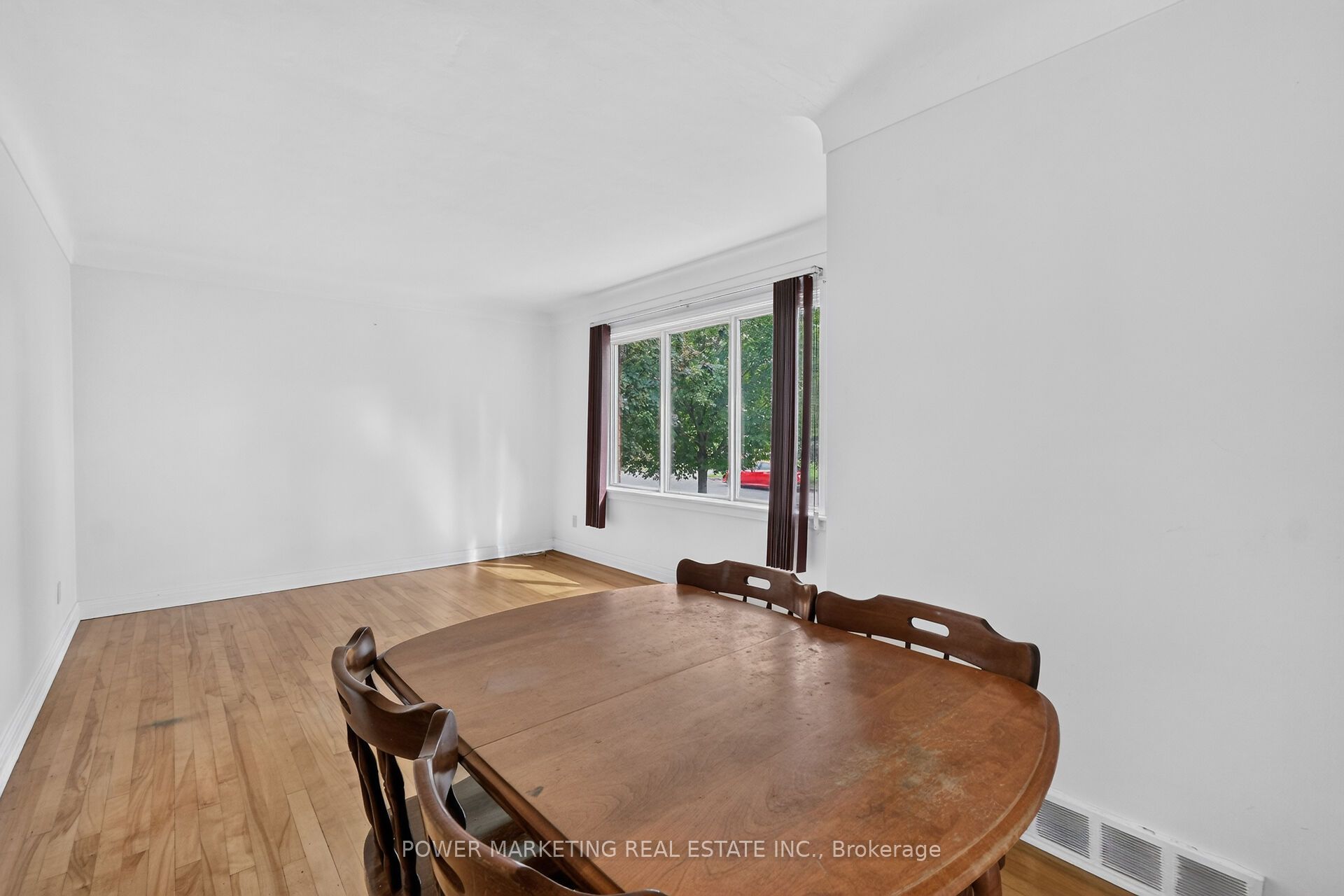 535 Dunbrack Street Property Photo 14