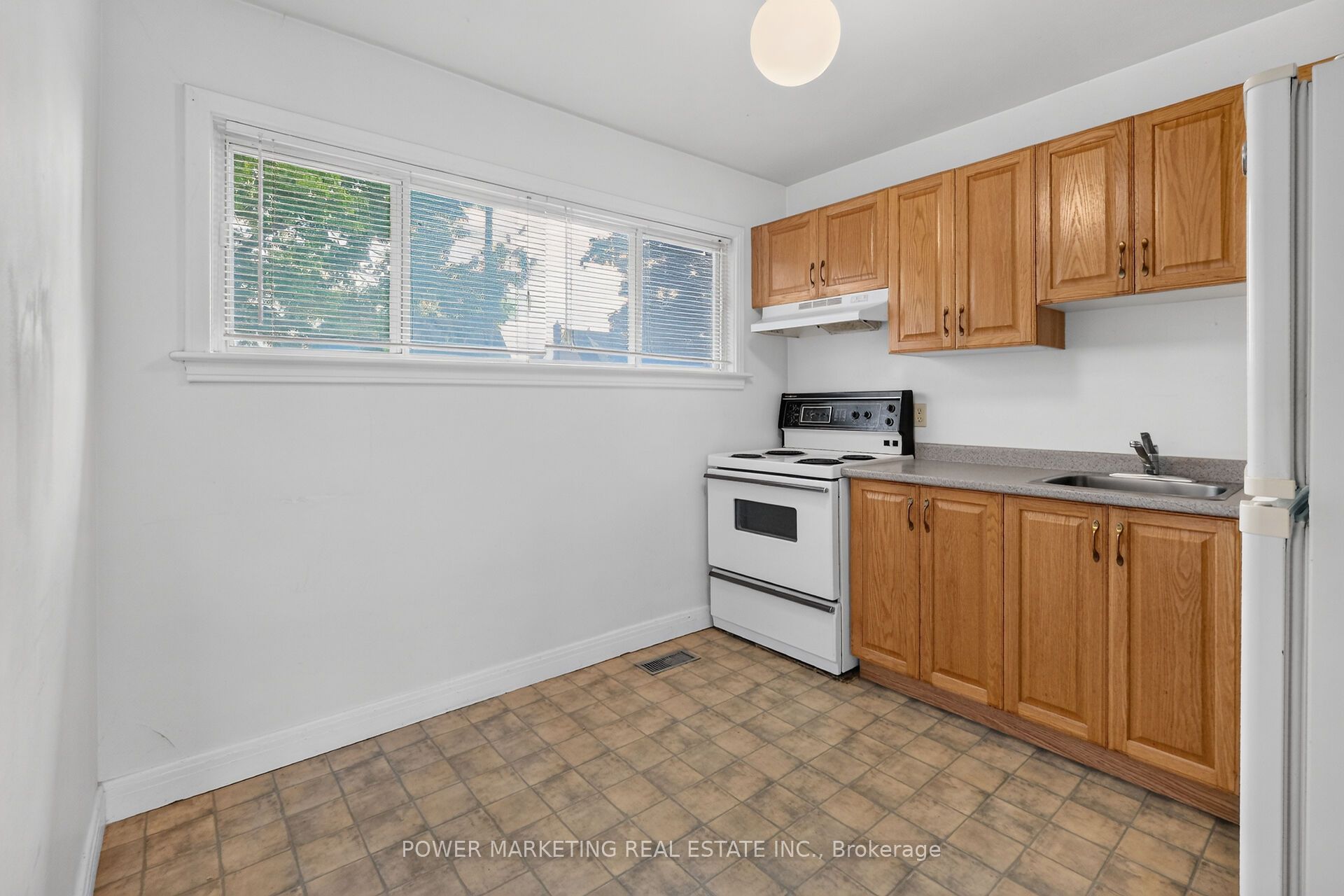 535 Dunbrack Street Property Photo 16