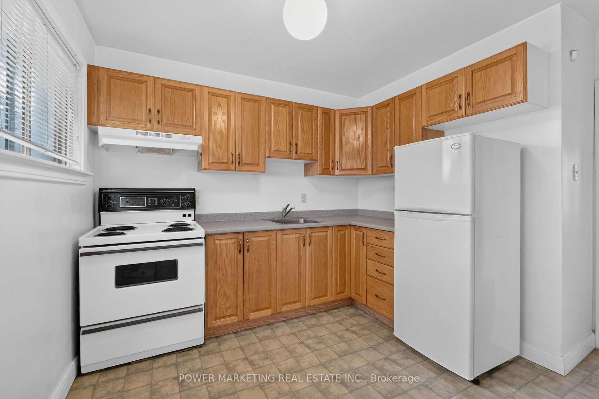 535 Dunbrack Street Property Photo 17