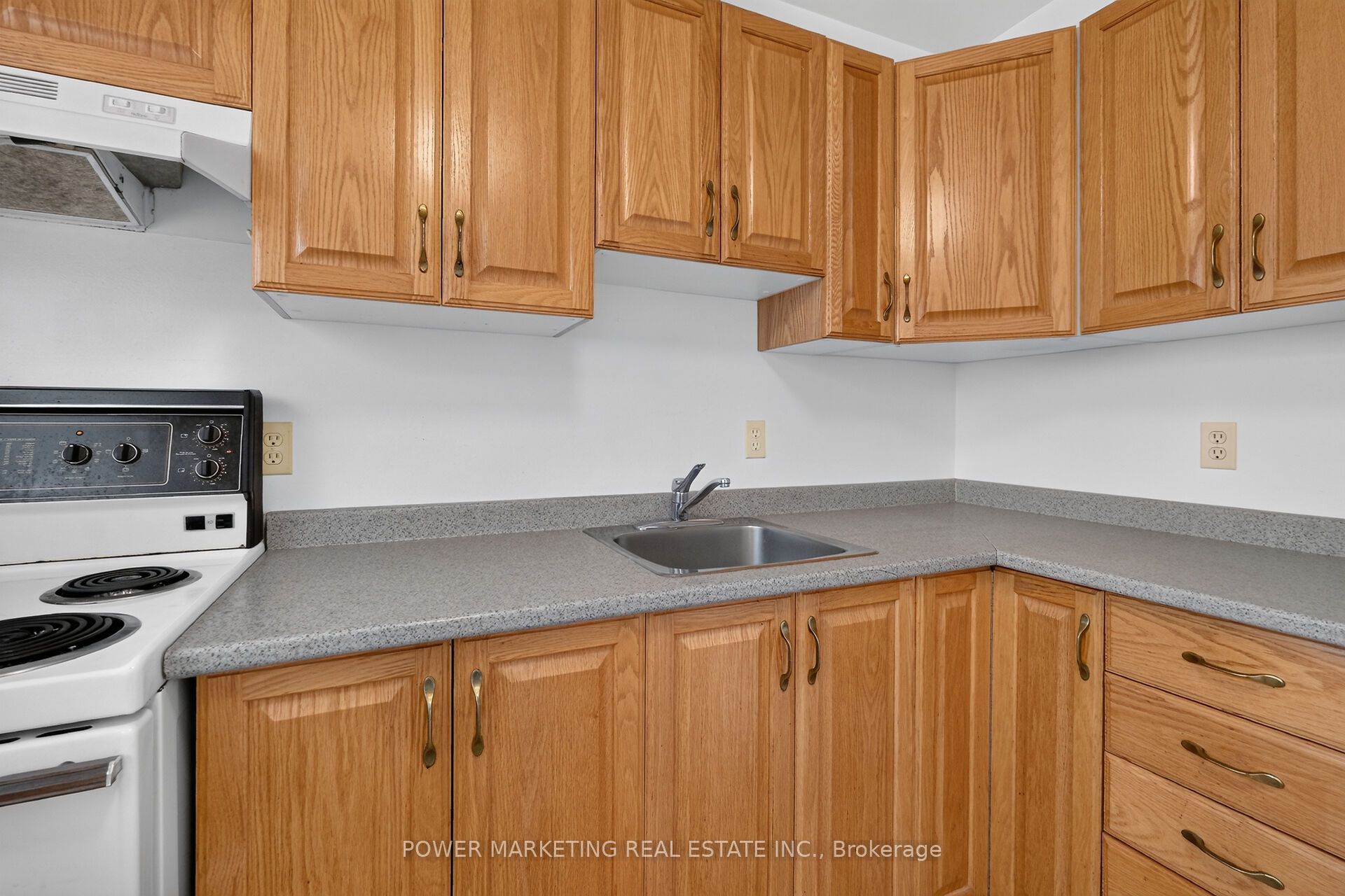 535 Dunbrack Street Property Photo 18