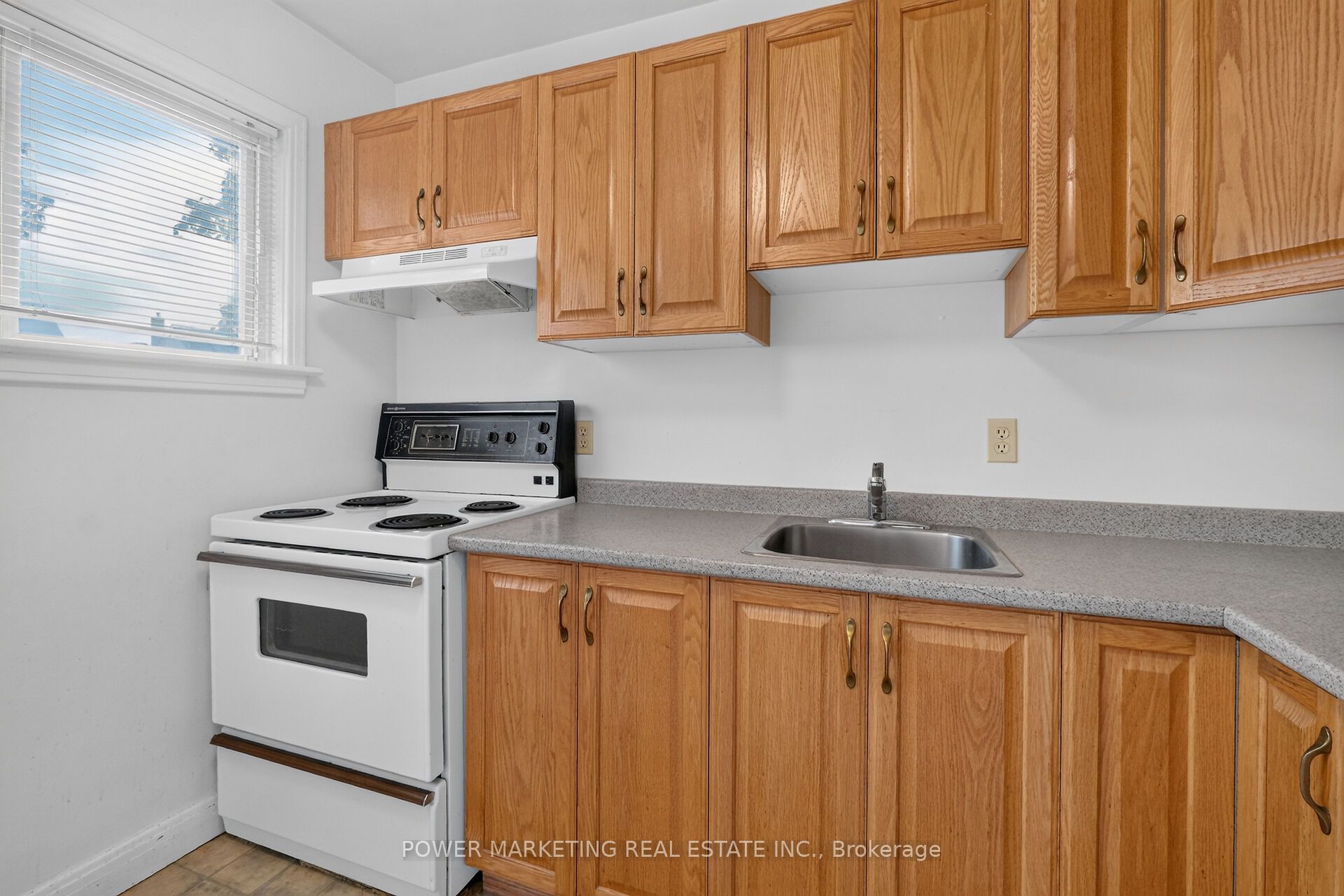 535 Dunbrack Street Property Photo 19