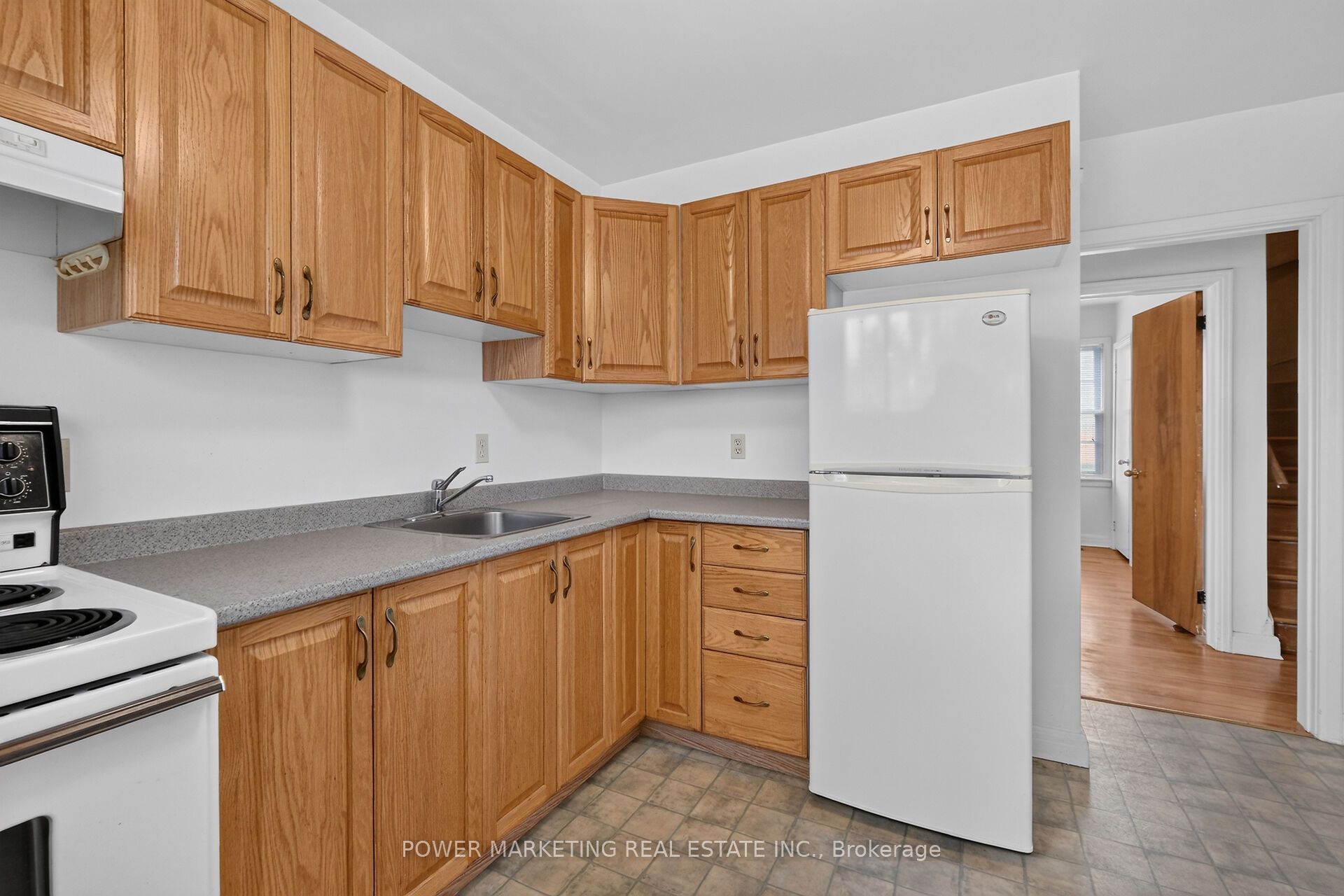 535 Dunbrack Street Property Photo 20