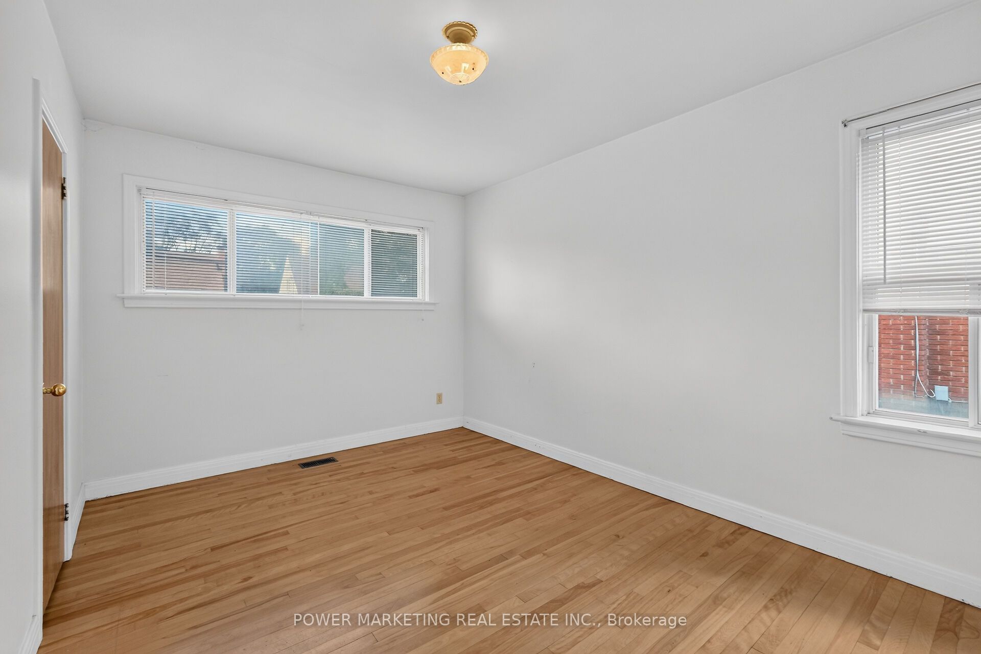 535 Dunbrack Street Property Photo 22