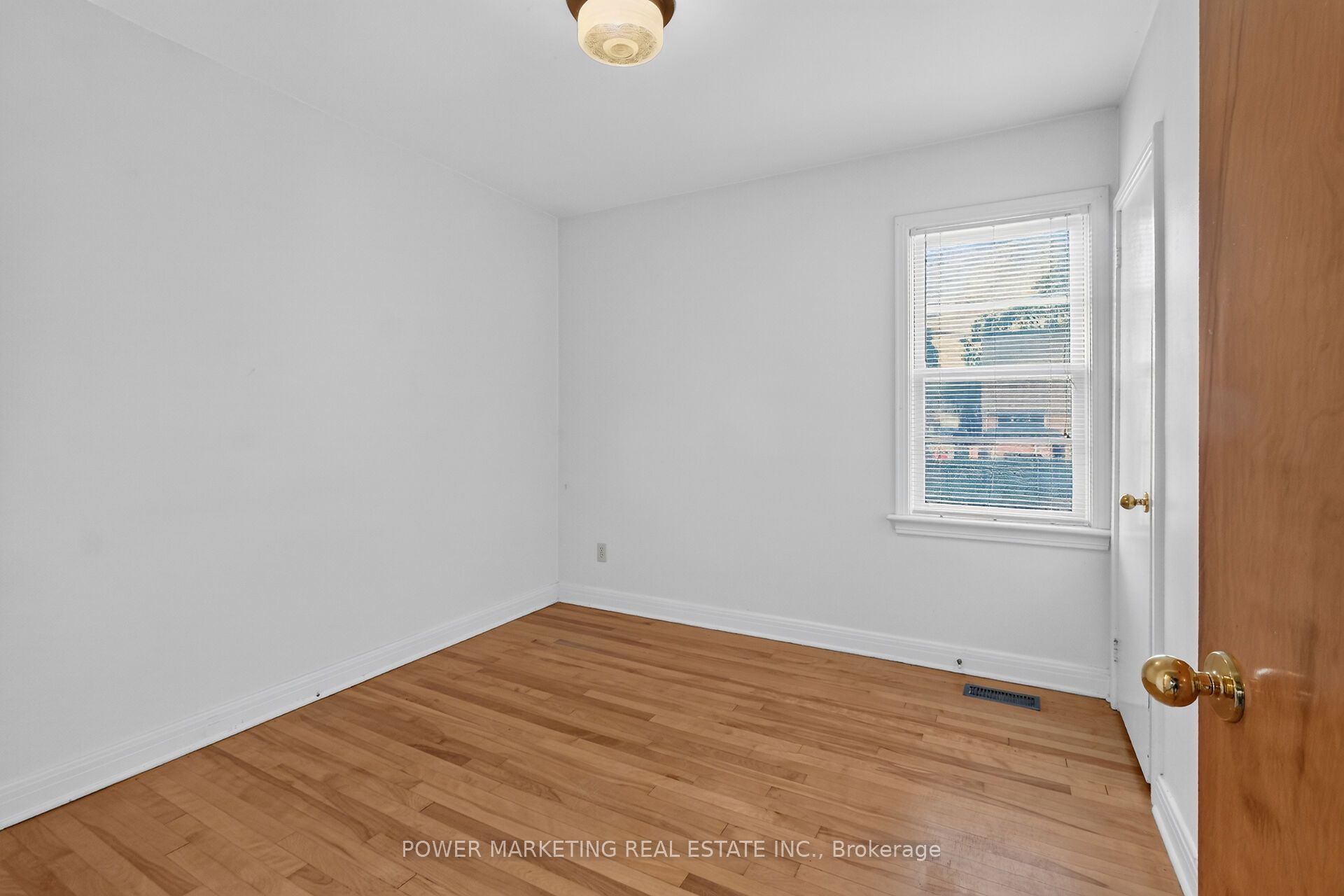 535 Dunbrack Street Property Photo 25