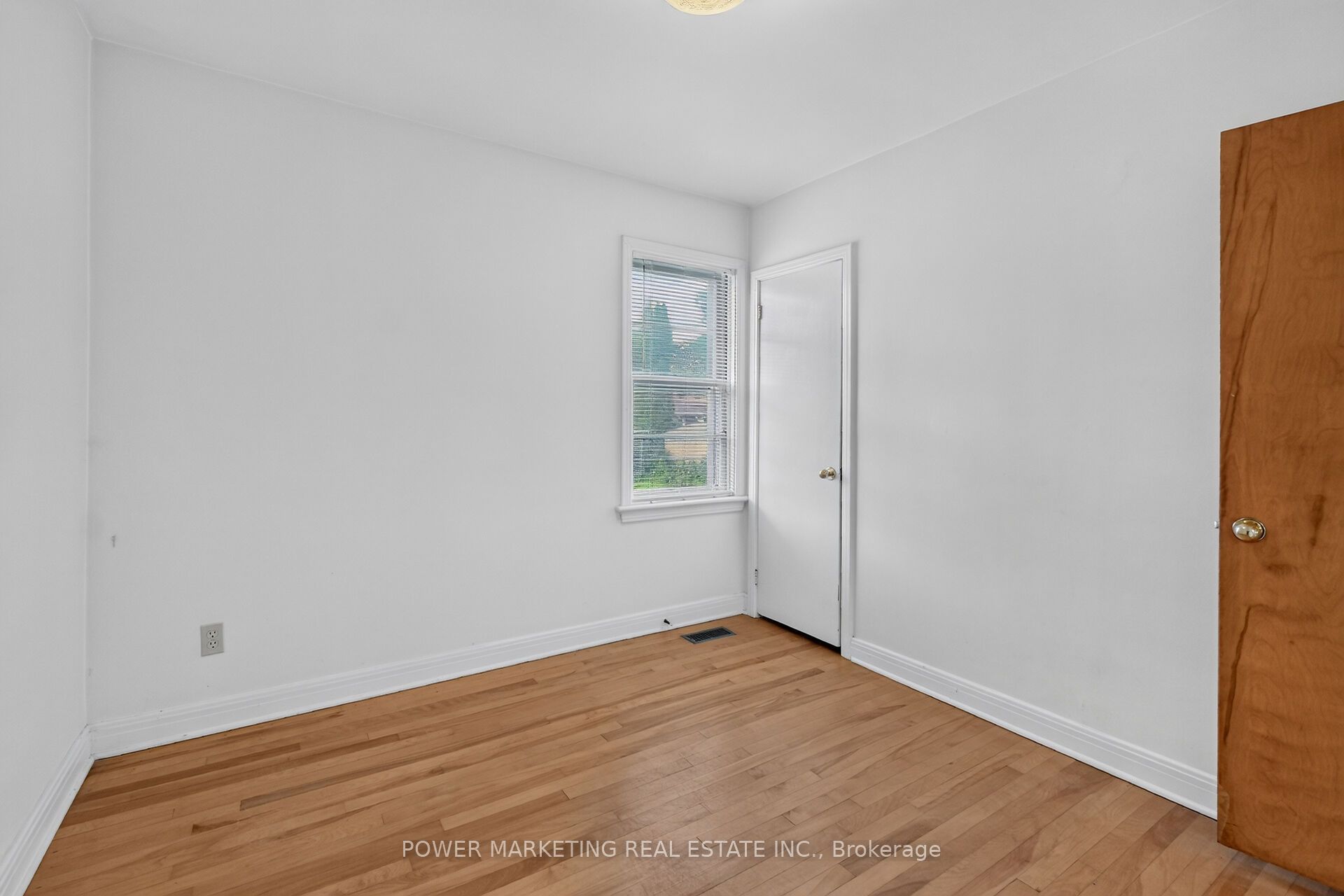 535 Dunbrack Street Property Photo 26