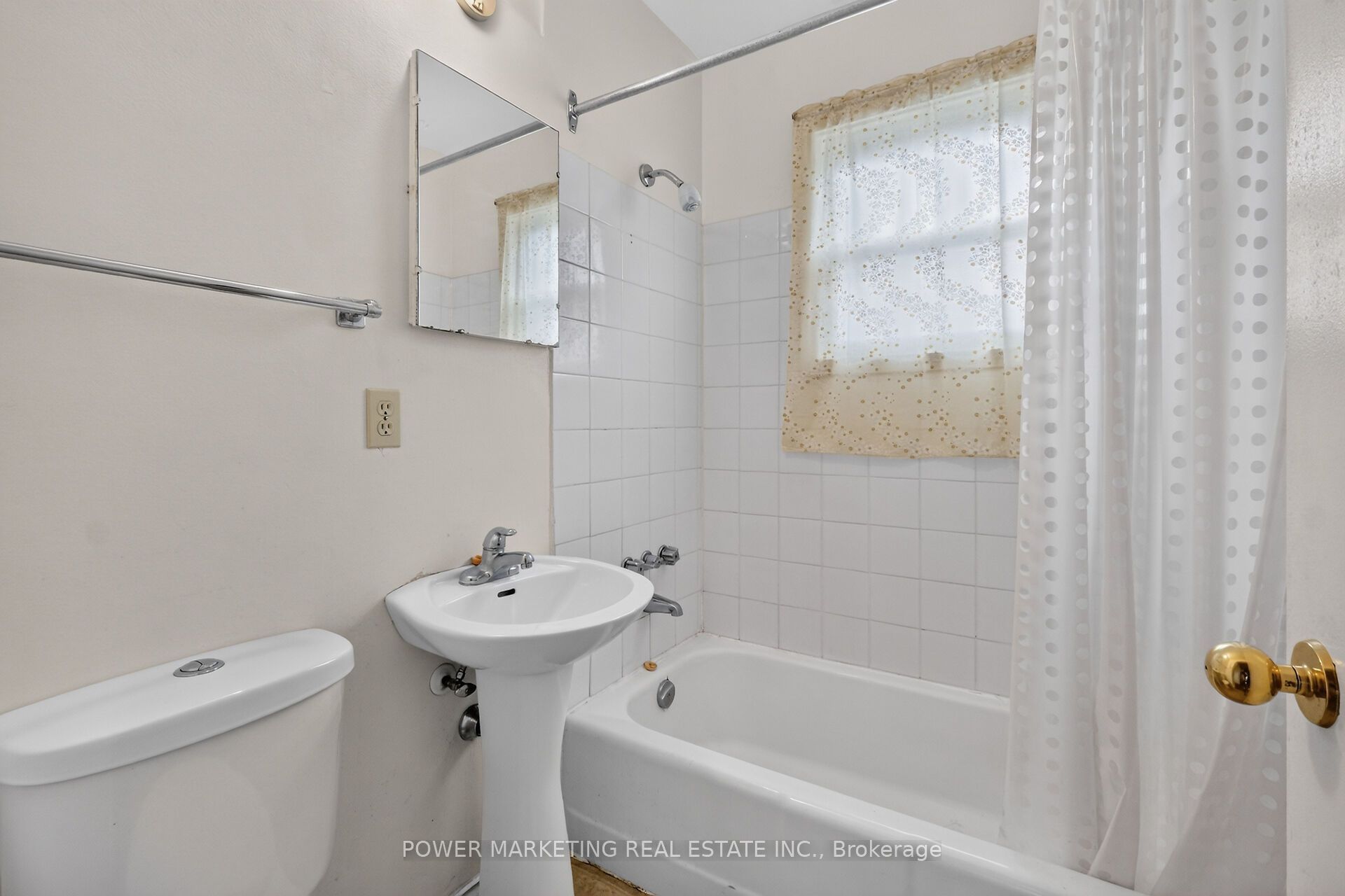 535 Dunbrack Street Property Photo 28