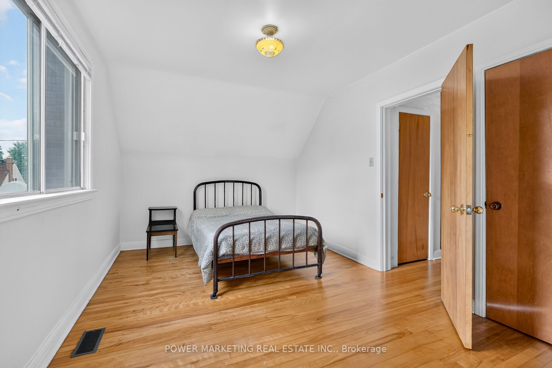535 Dunbrack Street Property Photo 35