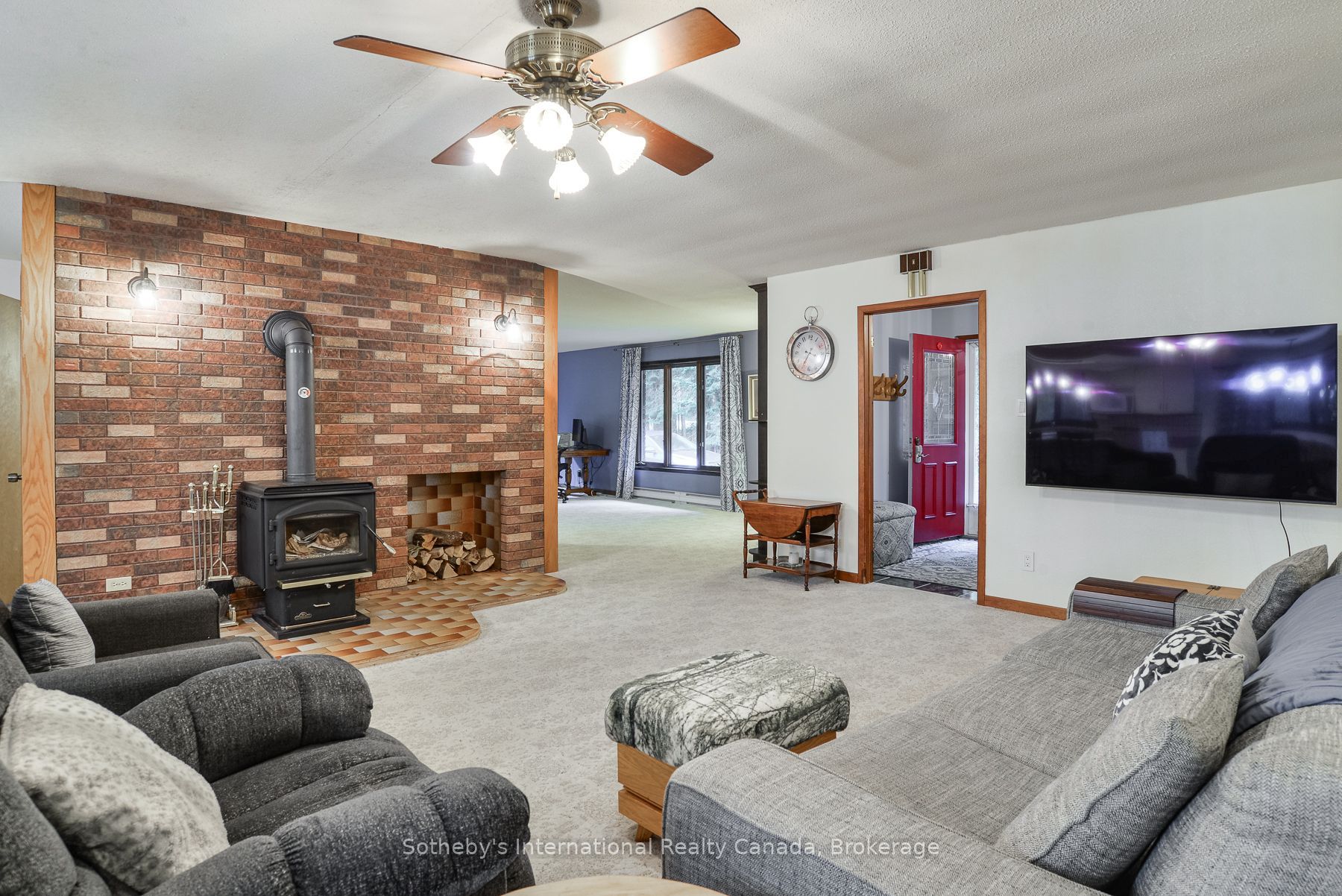 55 Denniss Drive Property Photo 7