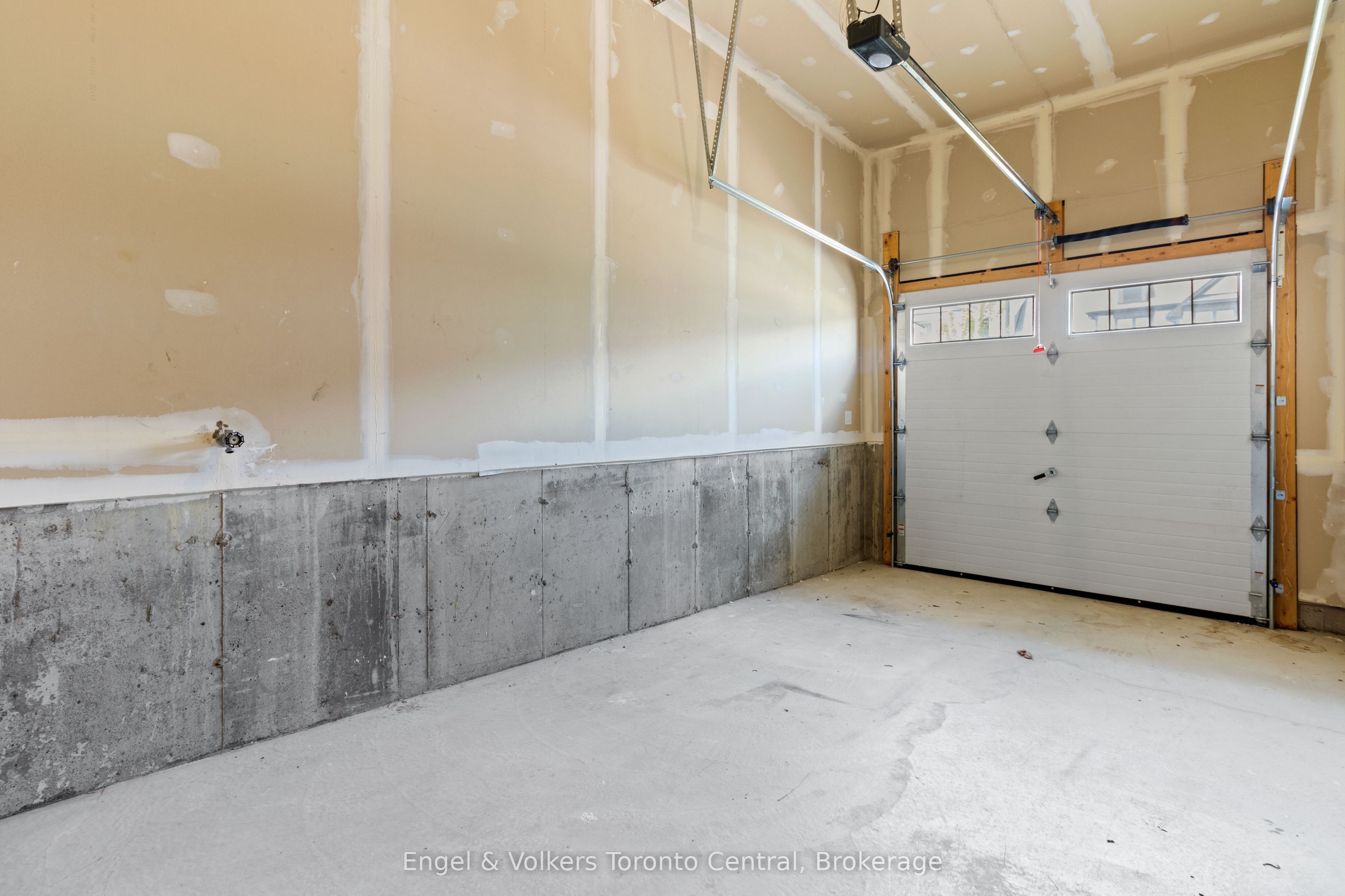 145 Sycamore Street Property Photo 41