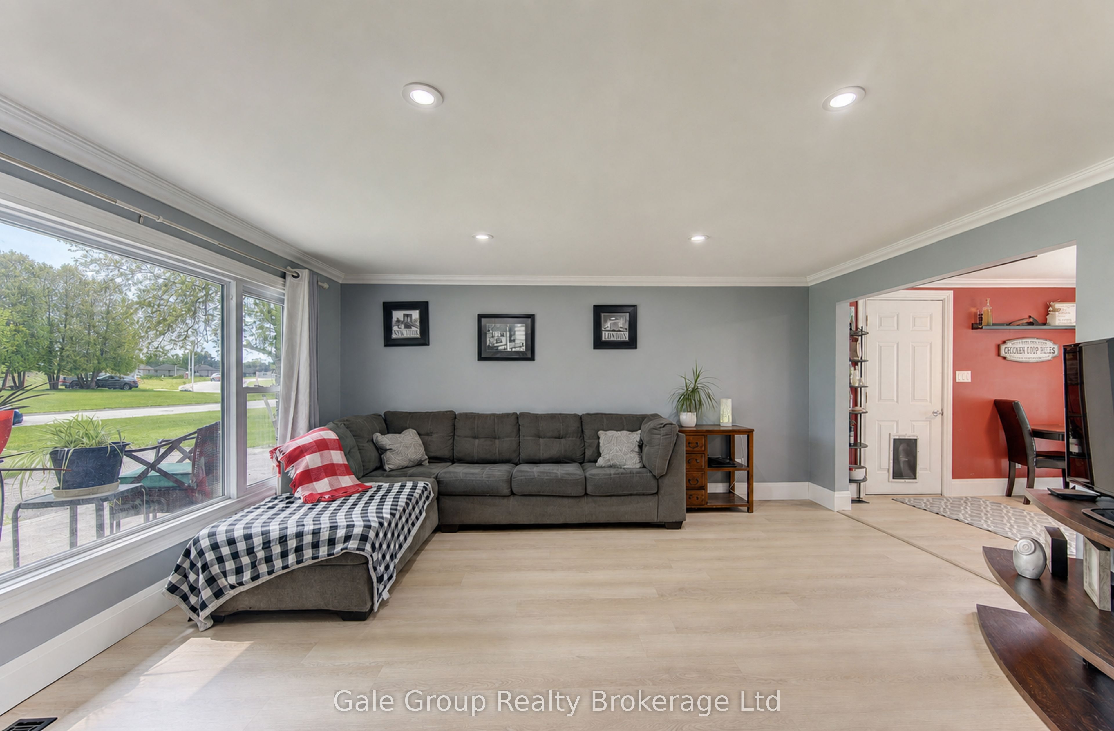 15 William Street Property Photo 8