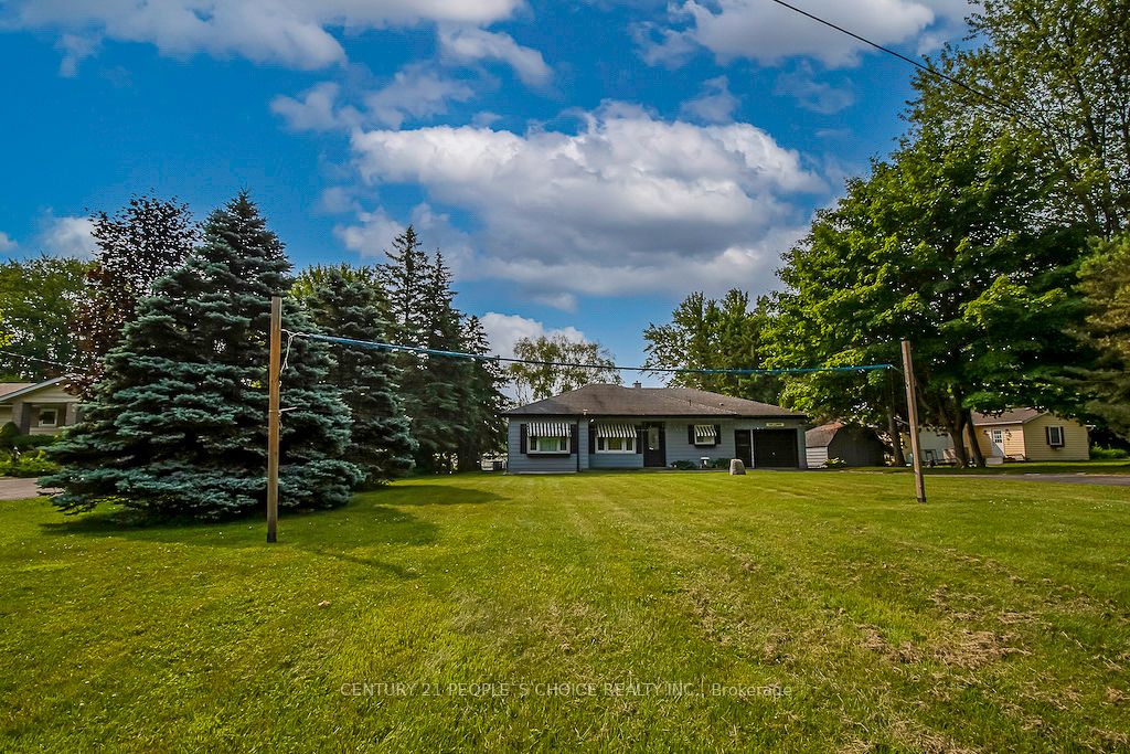 3 Lakeshore Boulevard Property Photo 3