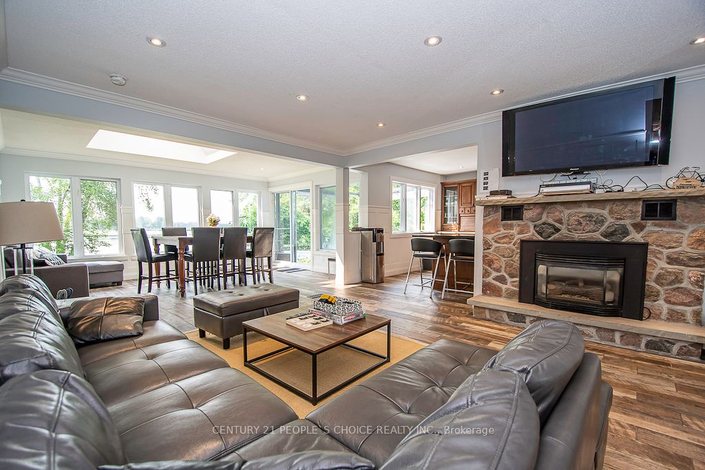 3 Lakeshore Boulevard Property Photo 5
