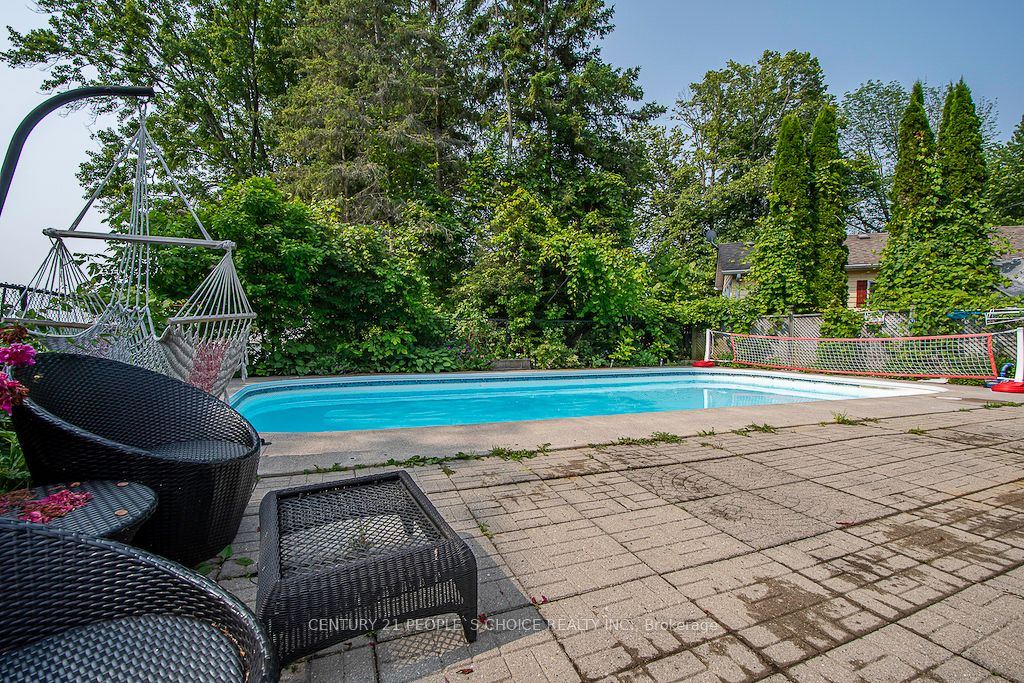 3 Lakeshore Boulevard Property Photo 28
