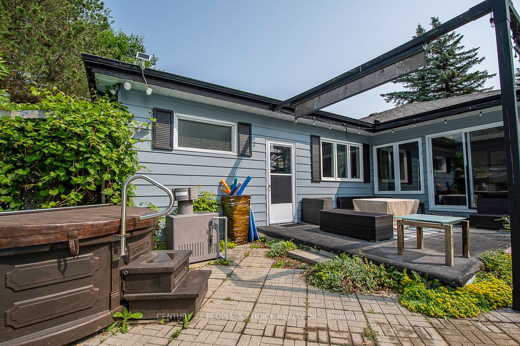3 Lakeshore Boulevard Property Photo 32