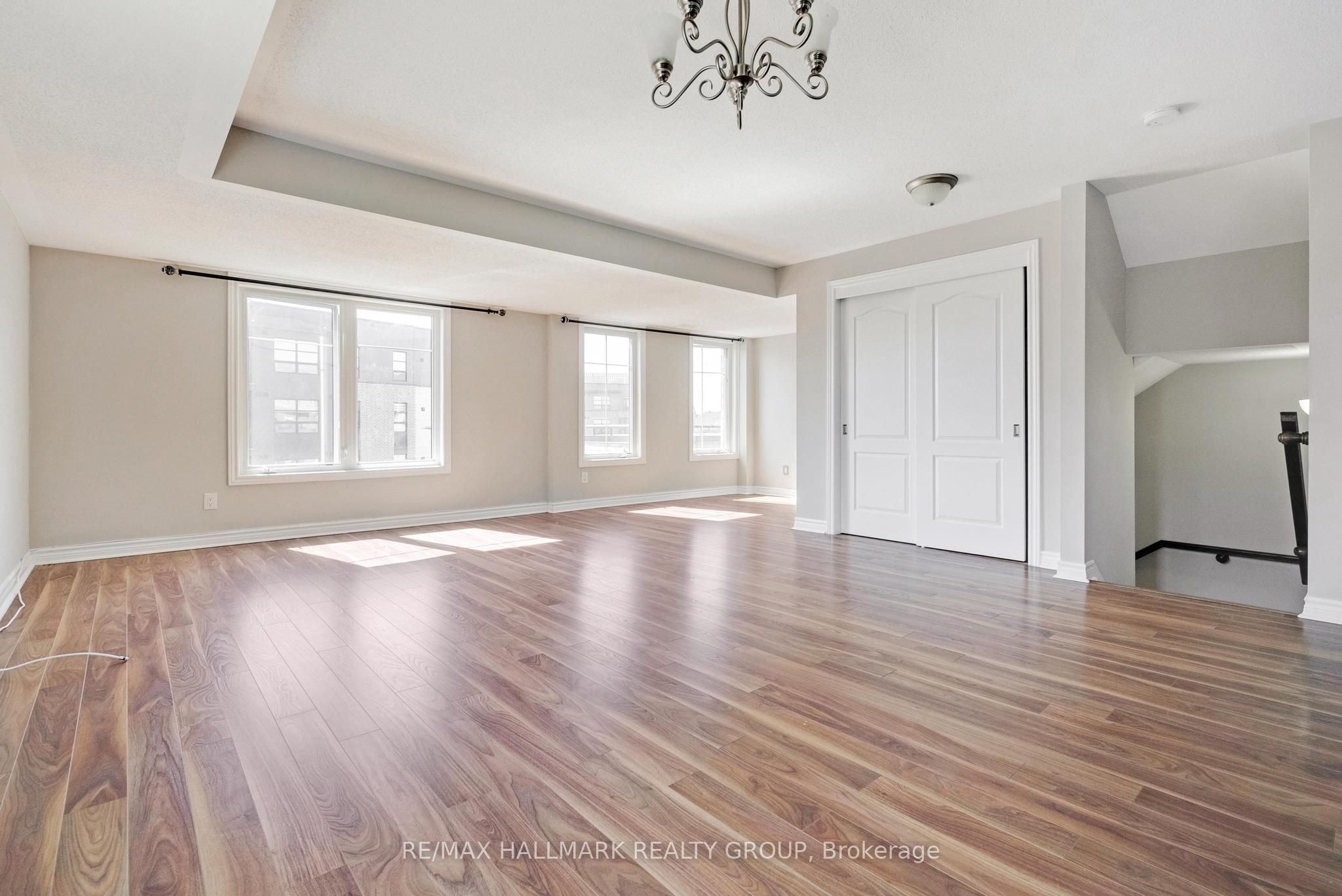 255b Titanium Private Property Photo 5
