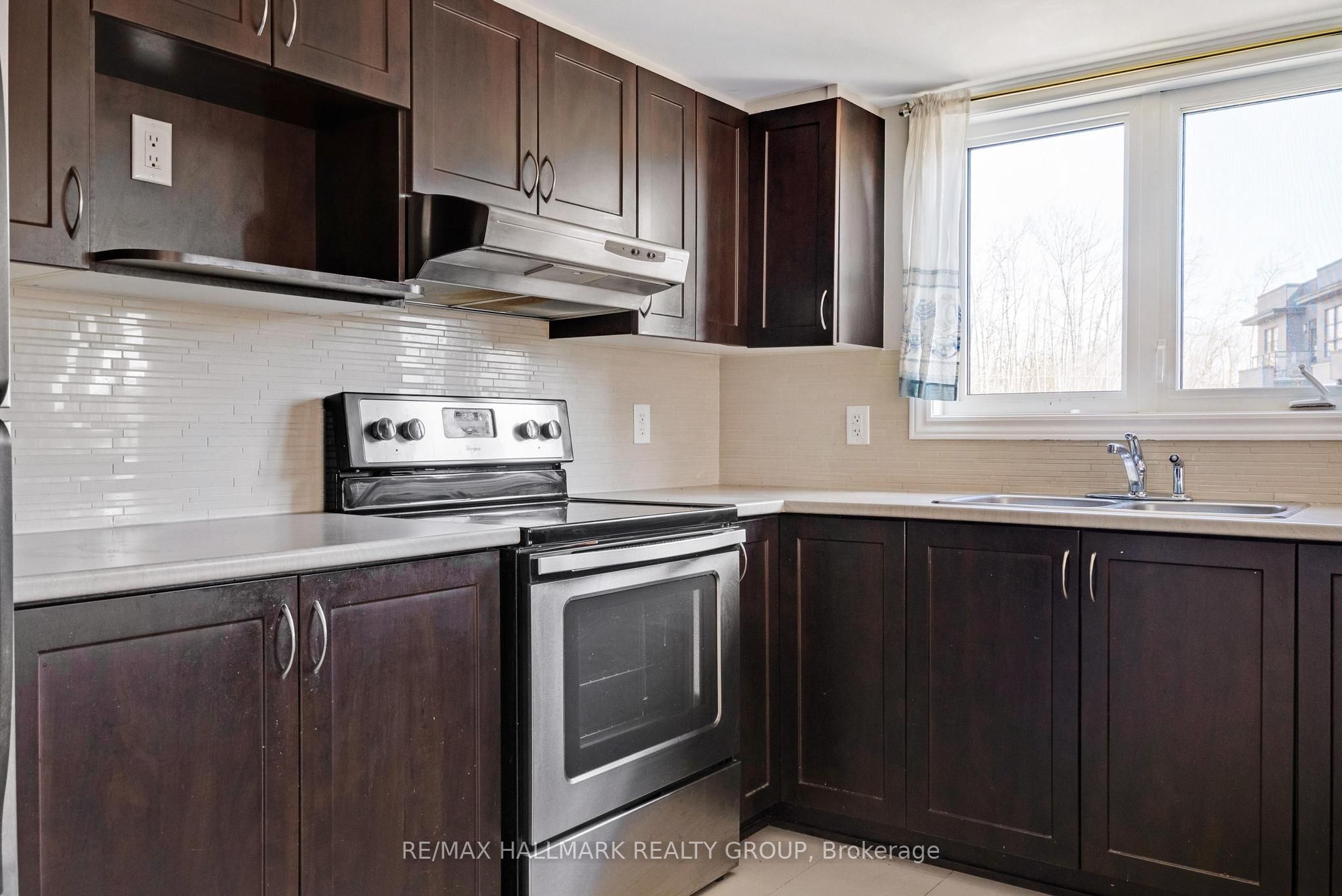 255b Titanium Private Property Photo 11