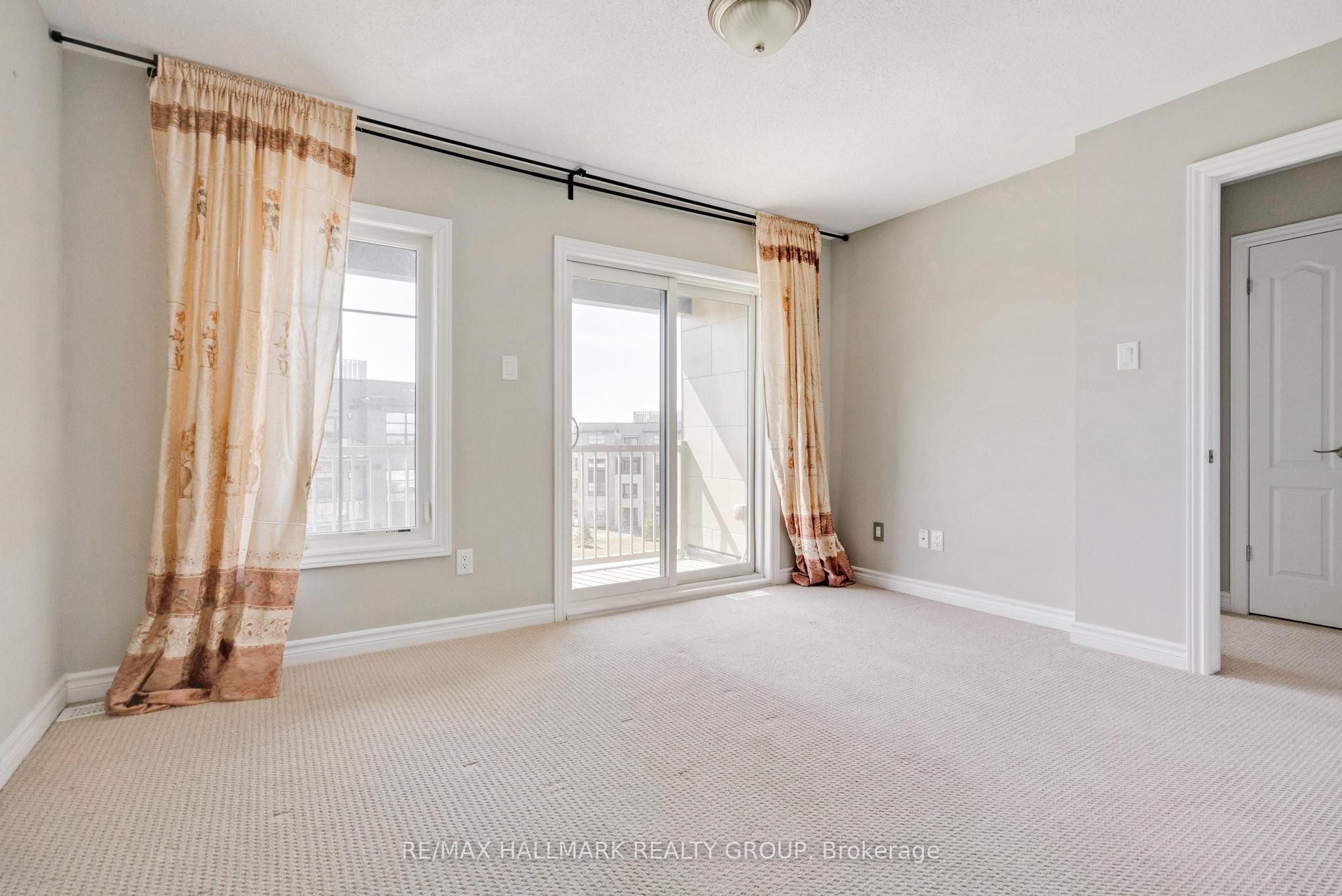 255b Titanium Private Property Photo 16