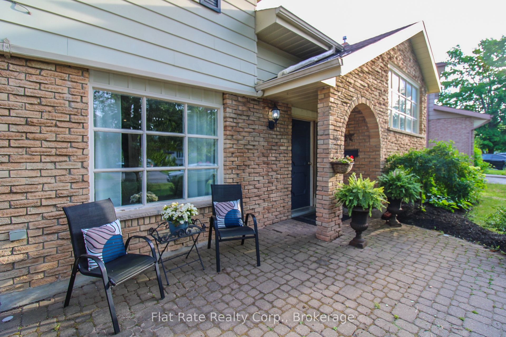 1243 Bridle Drive Property Photo 4