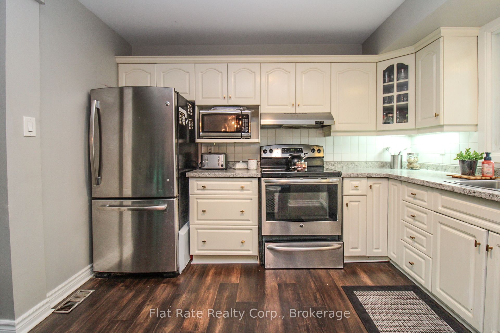 1243 Bridle Drive Property Photo 10