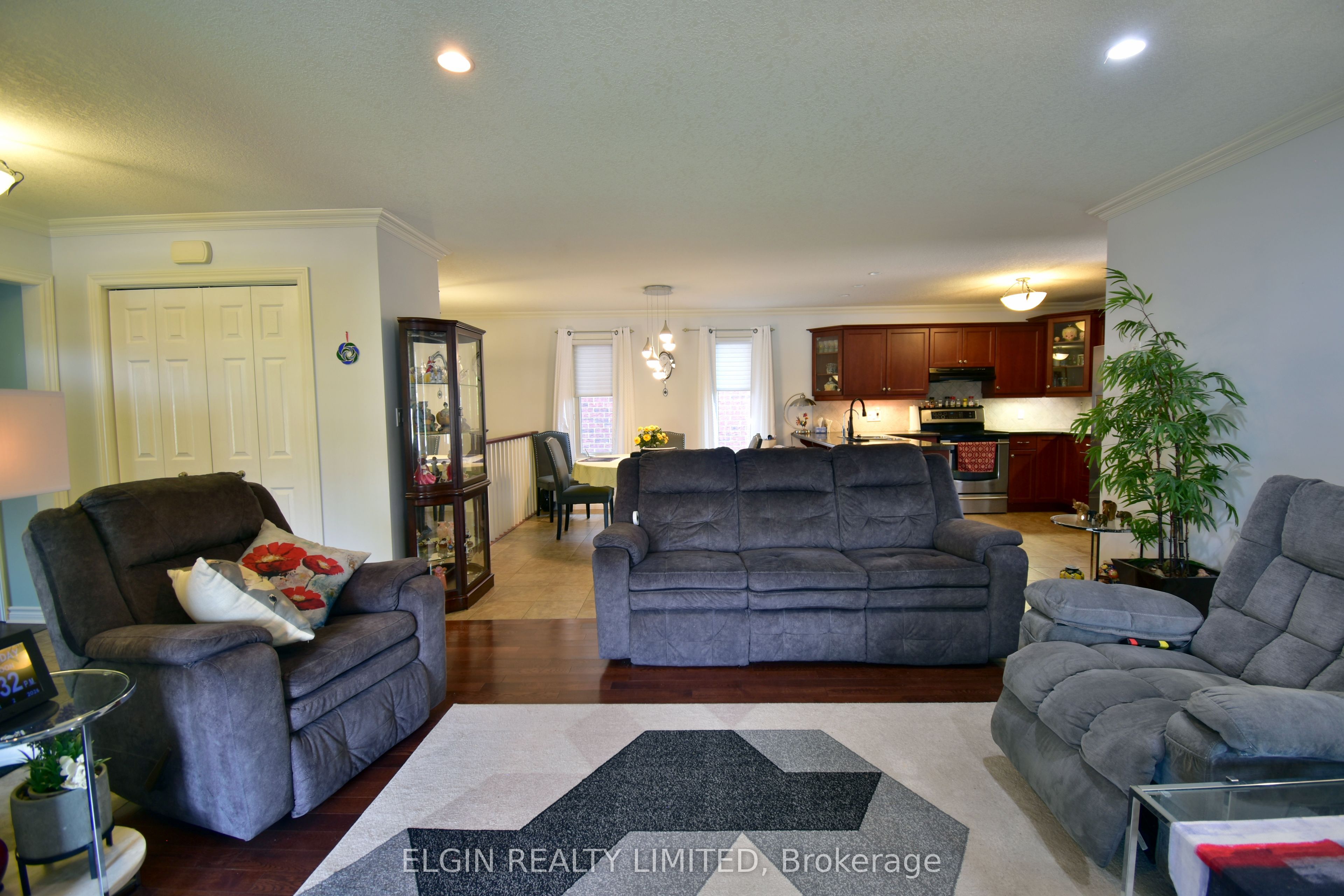 30 Peach Tree Boulevard Property Photo 7