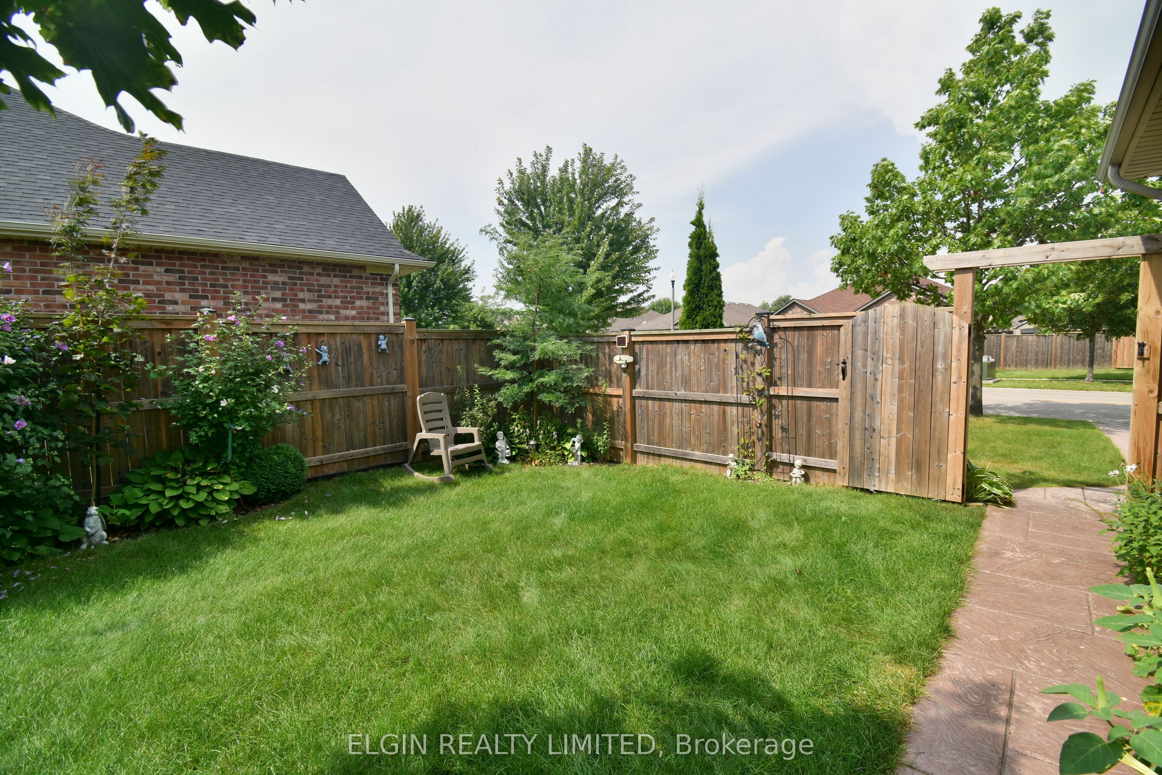 30 Peach Tree Boulevard Property Photo 32