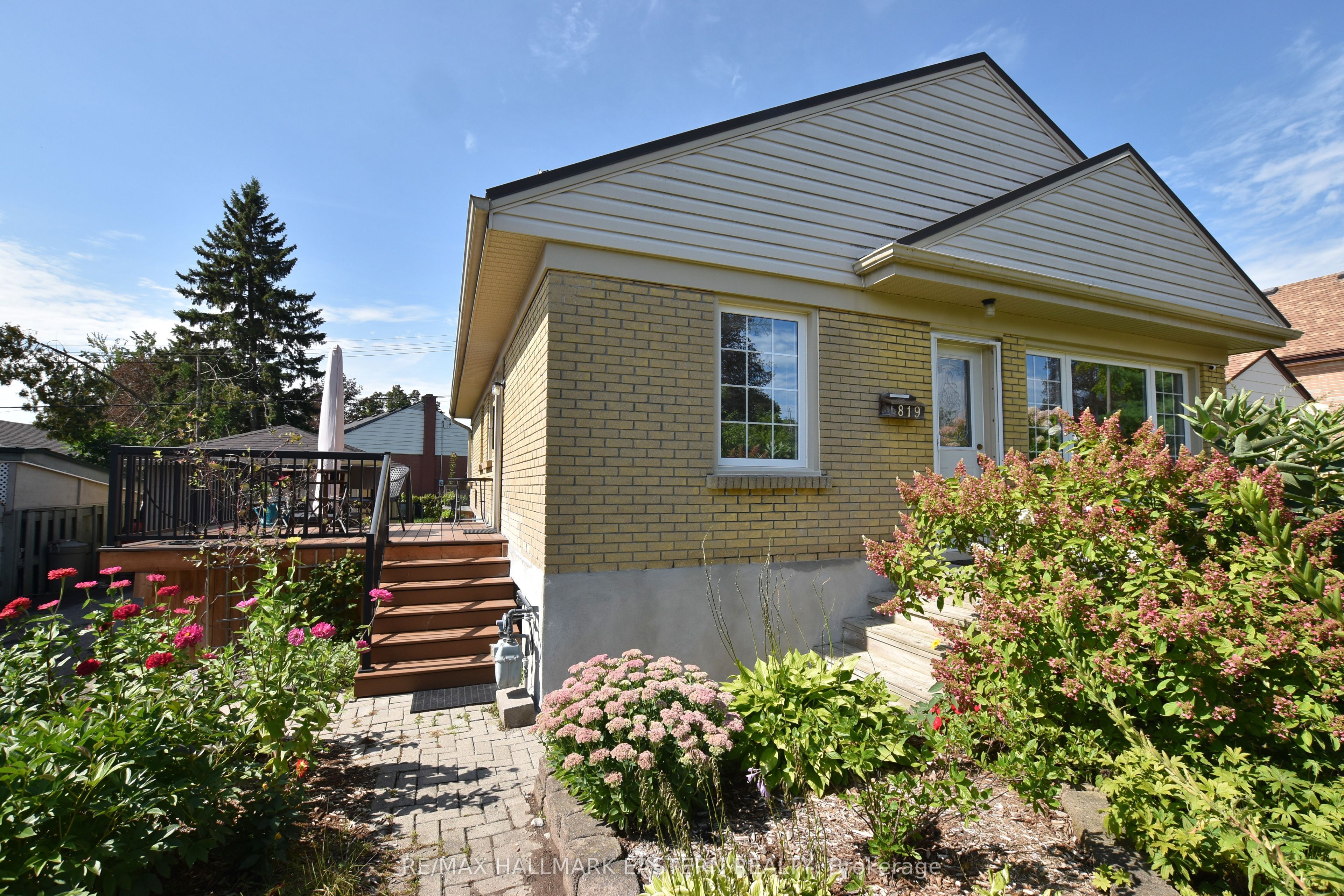819 Rishor Crescent