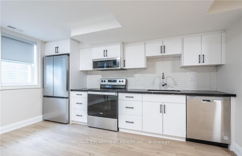 80 Irene Avenue D Property Photo 2