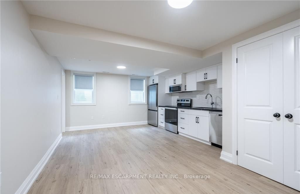 80 Irene Avenue D Property Photo 3