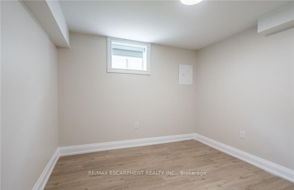 80 Irene Avenue D Property Photo 11