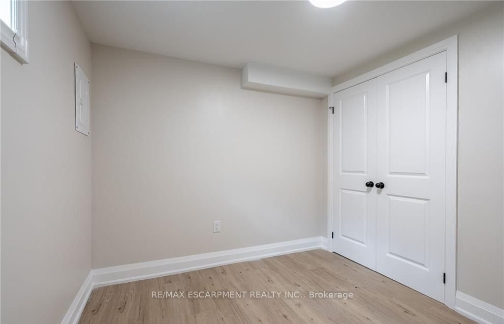 80 Irene Avenue D Property Photo 12