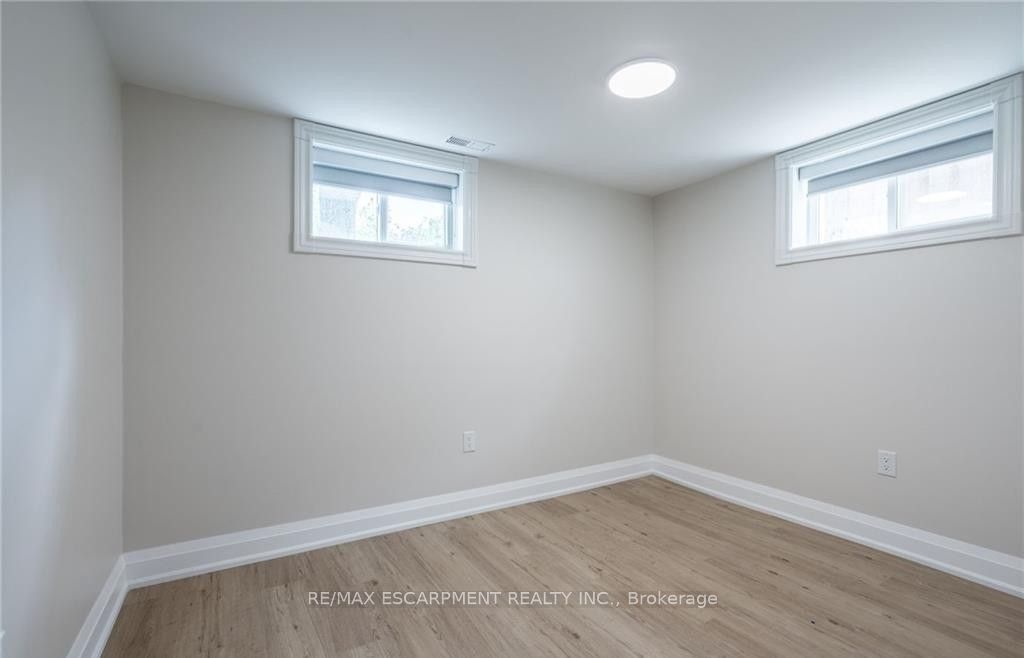 80 Irene Avenue D Property Photo 13
