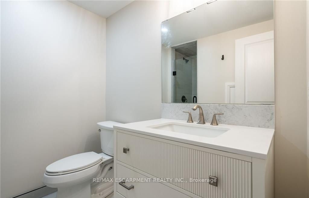 80 Irene Avenue D Property Photo 17