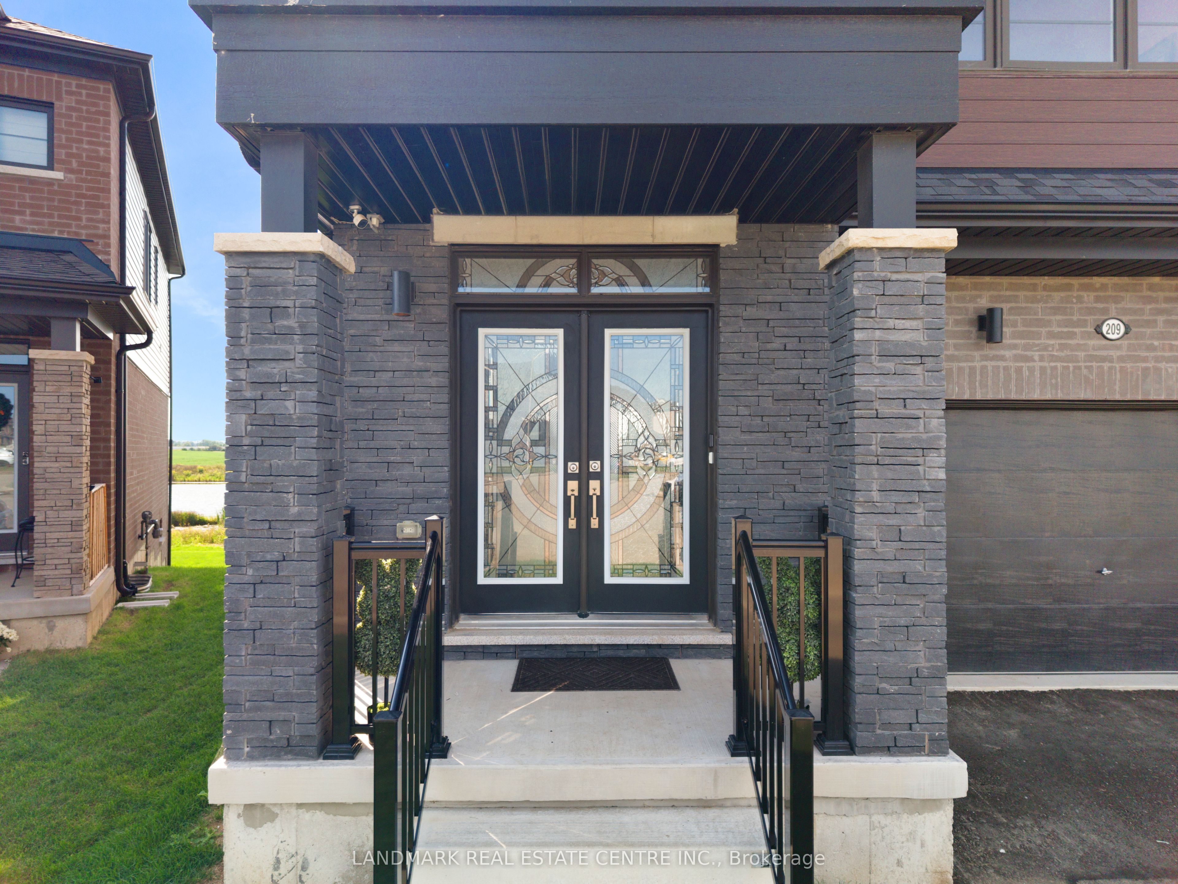 209 Velvet Way Property Photo 4