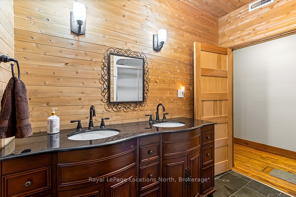 105 Craig Street Property Photo 36