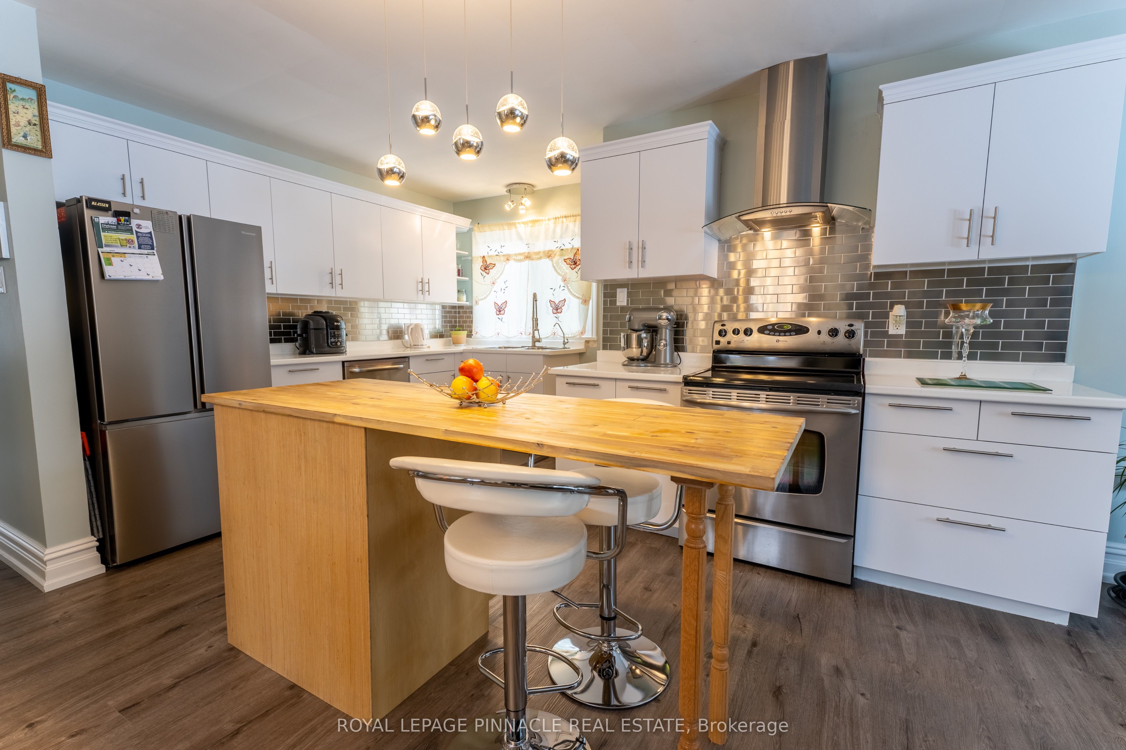 606 Ross Street Property Photo 7
