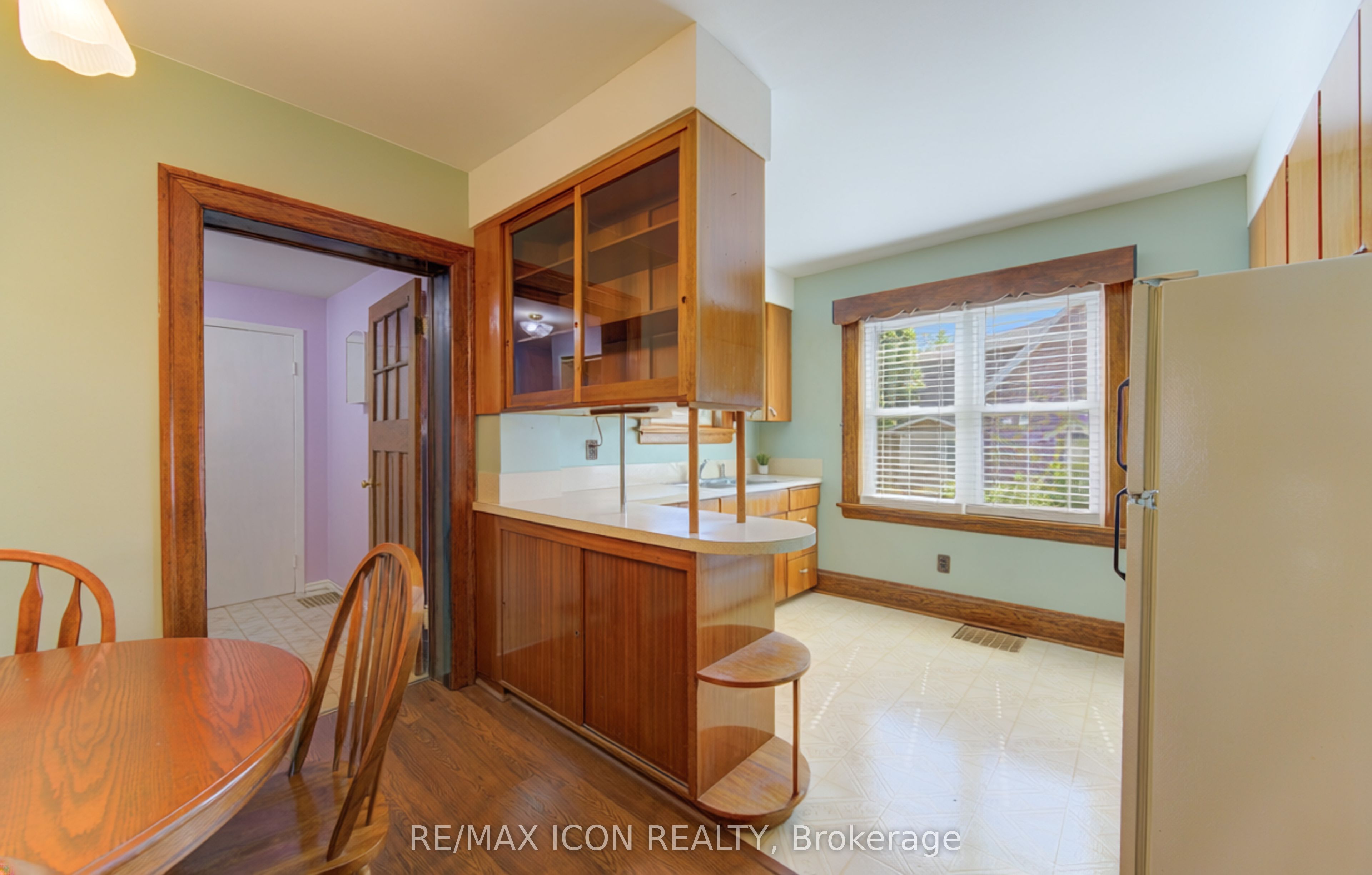 224 Weber Street E Property Photo 18