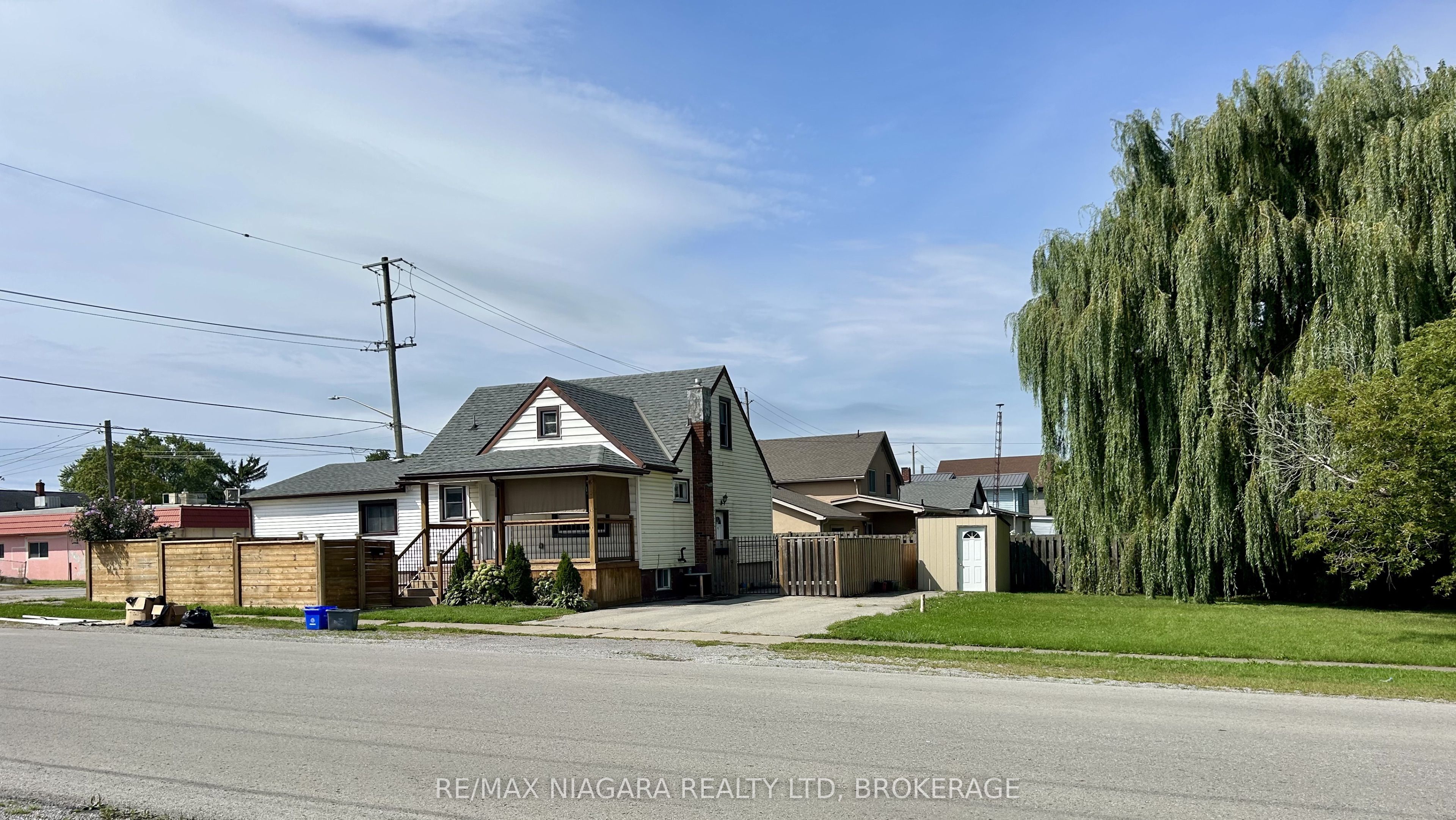 130 Killaly Street E Property Photo 1