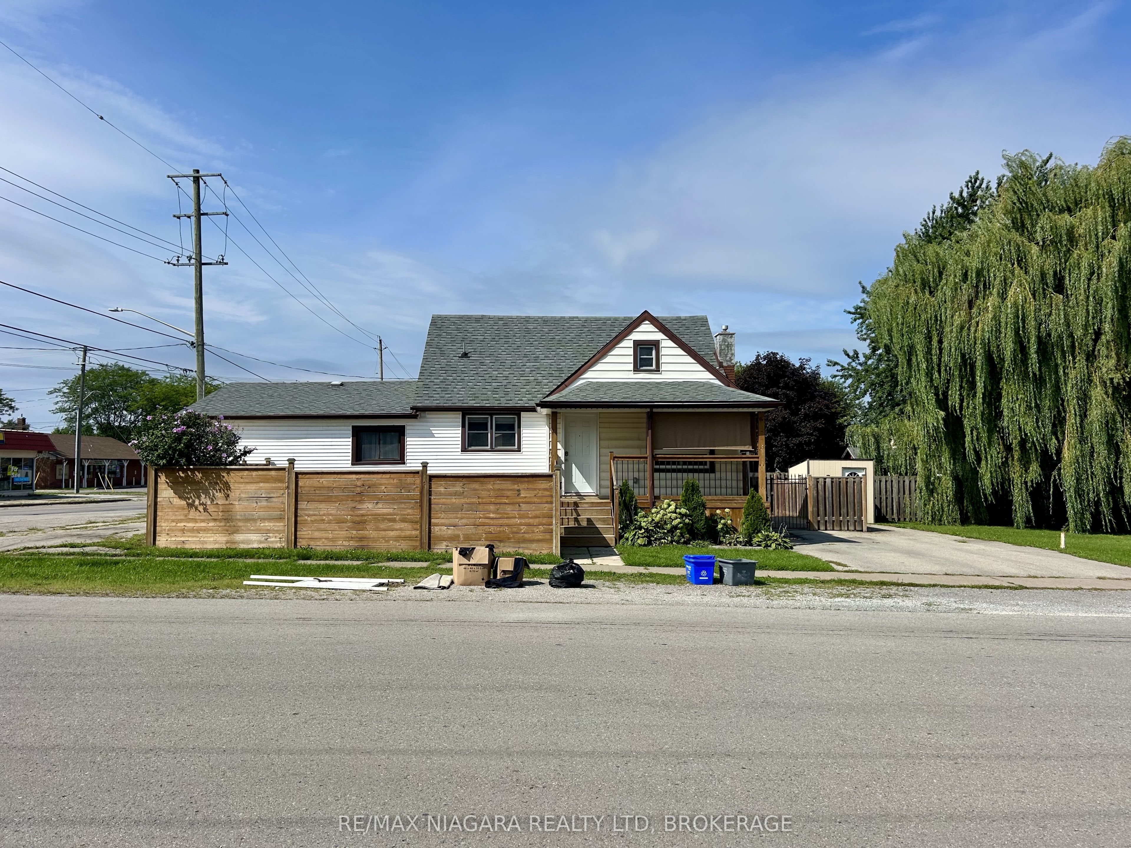 130 Killaly Street E Property Photo 3