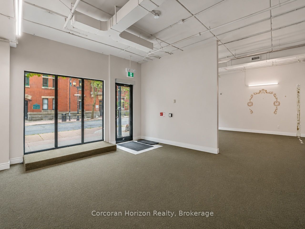 185 James Street N Property Photo 2